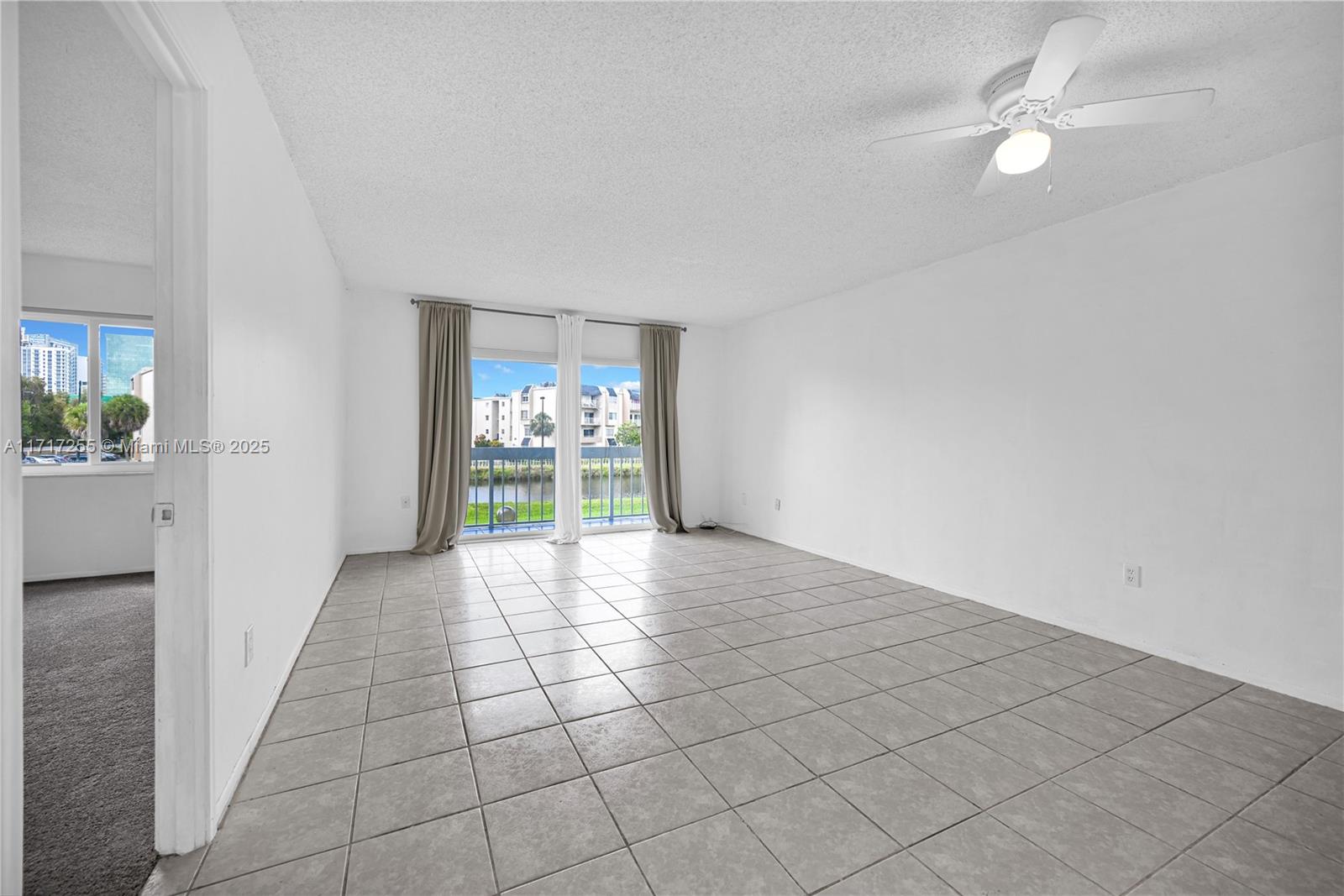 7720 Camino Real # 213 Unit: E-213