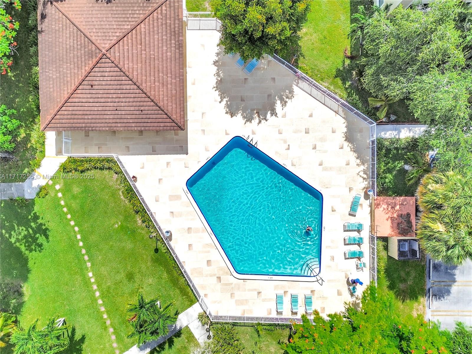 7720 Camino Real # 213 Unit: E-213