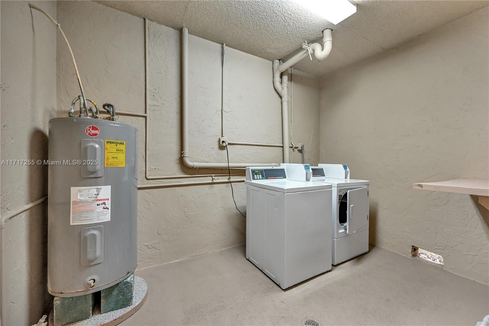 7720 Camino Real # 213 Unit: E-213