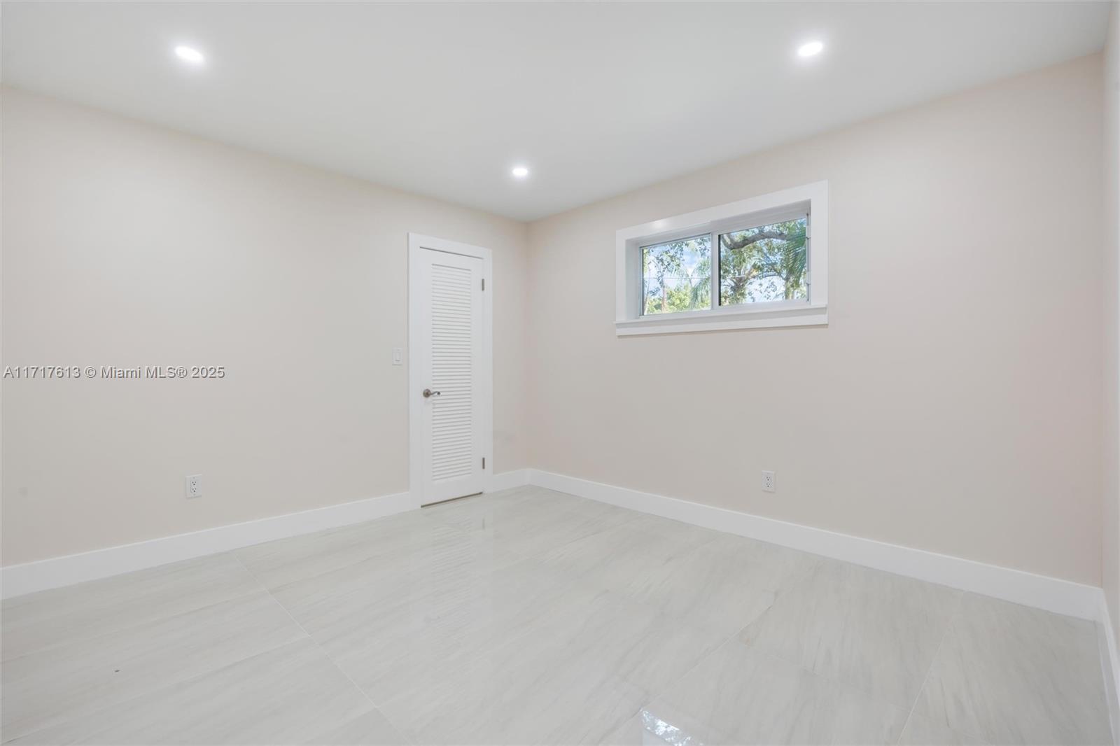 8195 SW 142nd Ter