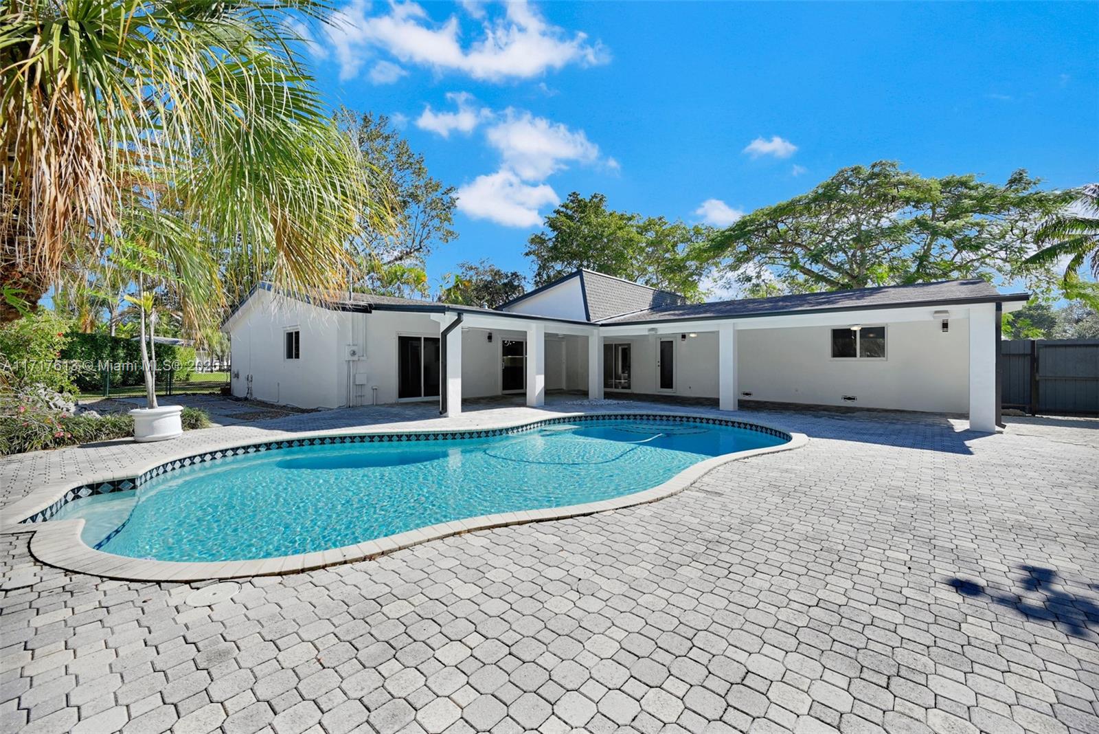 8195 SW 142nd Ter