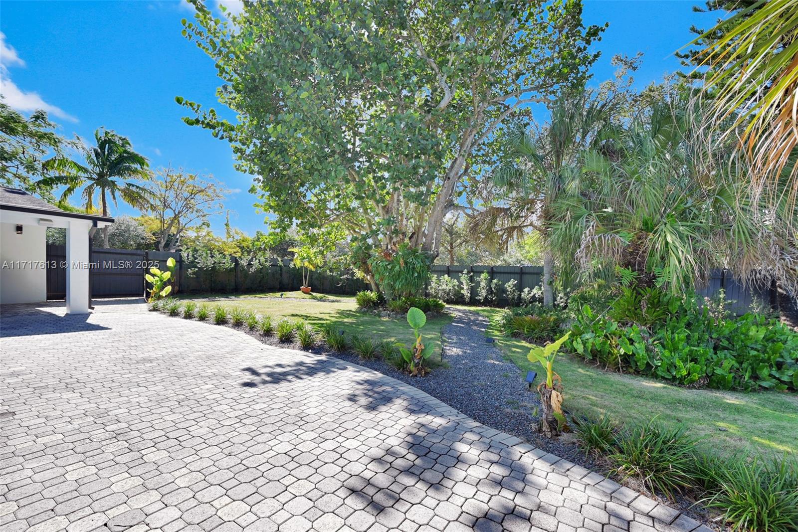 8195 SW 142nd Ter