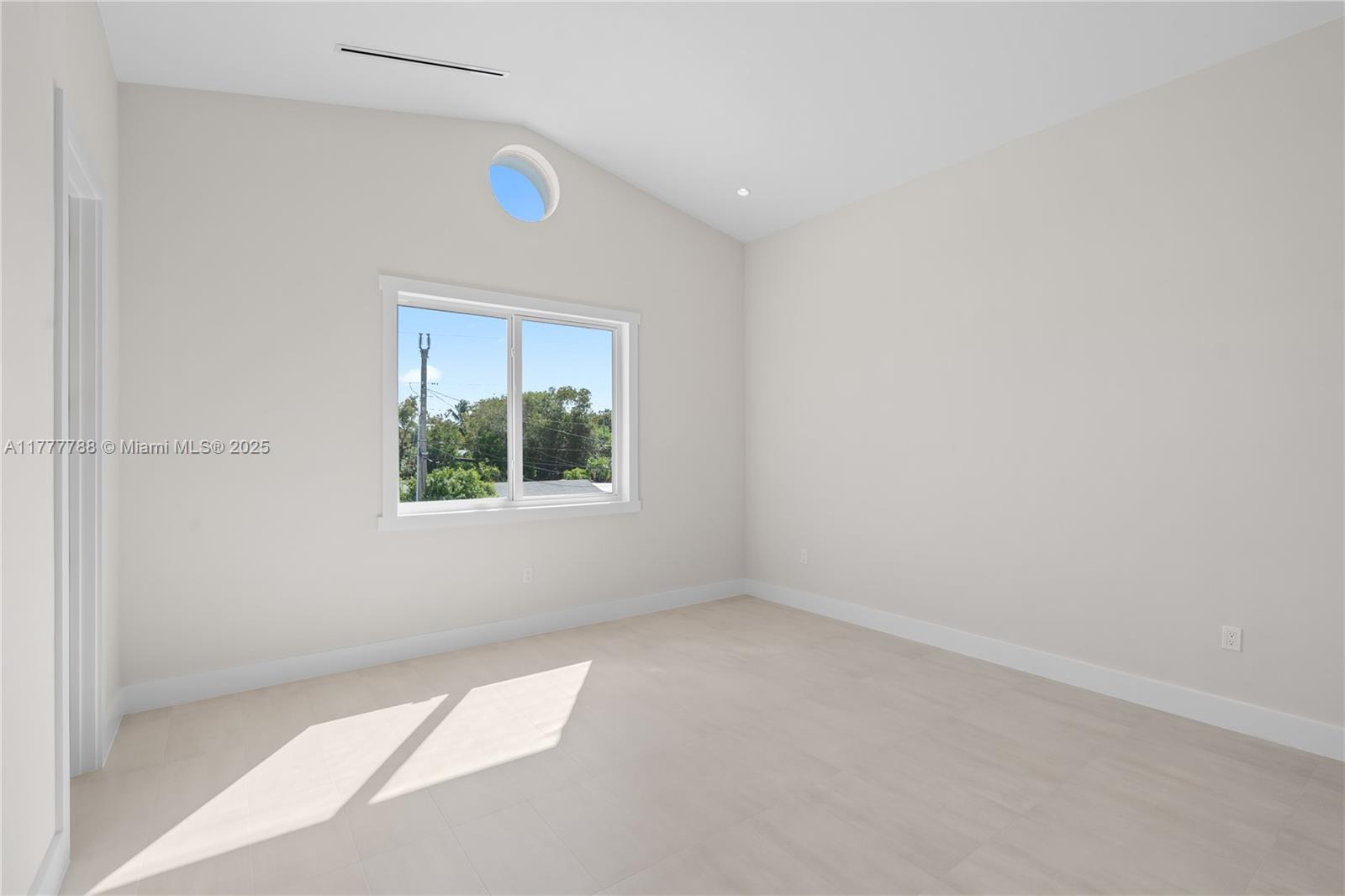 413 Bowie Ln