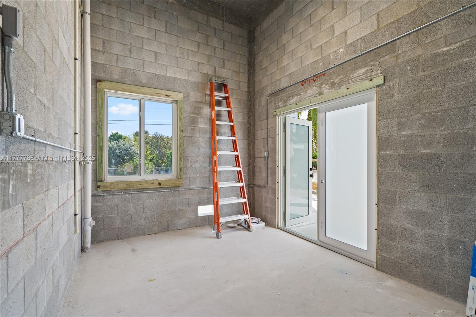 413 Bowie Ln