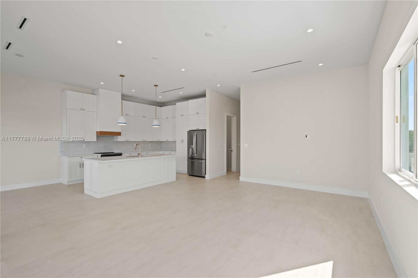 413 Bowie Ln