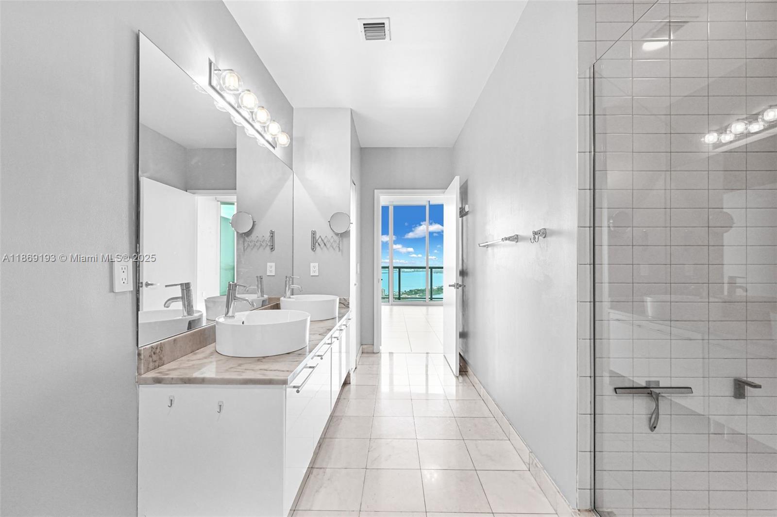 888 Biscayne Blvd # 5010