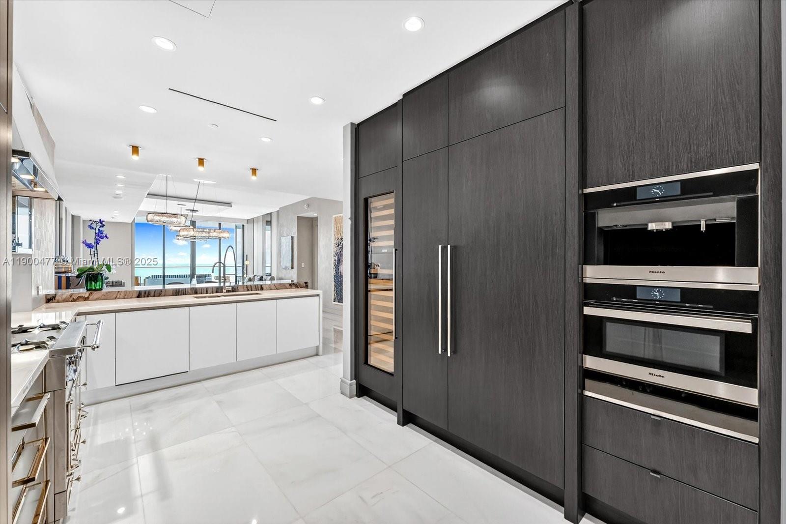 17901 Collins Ave # 3103