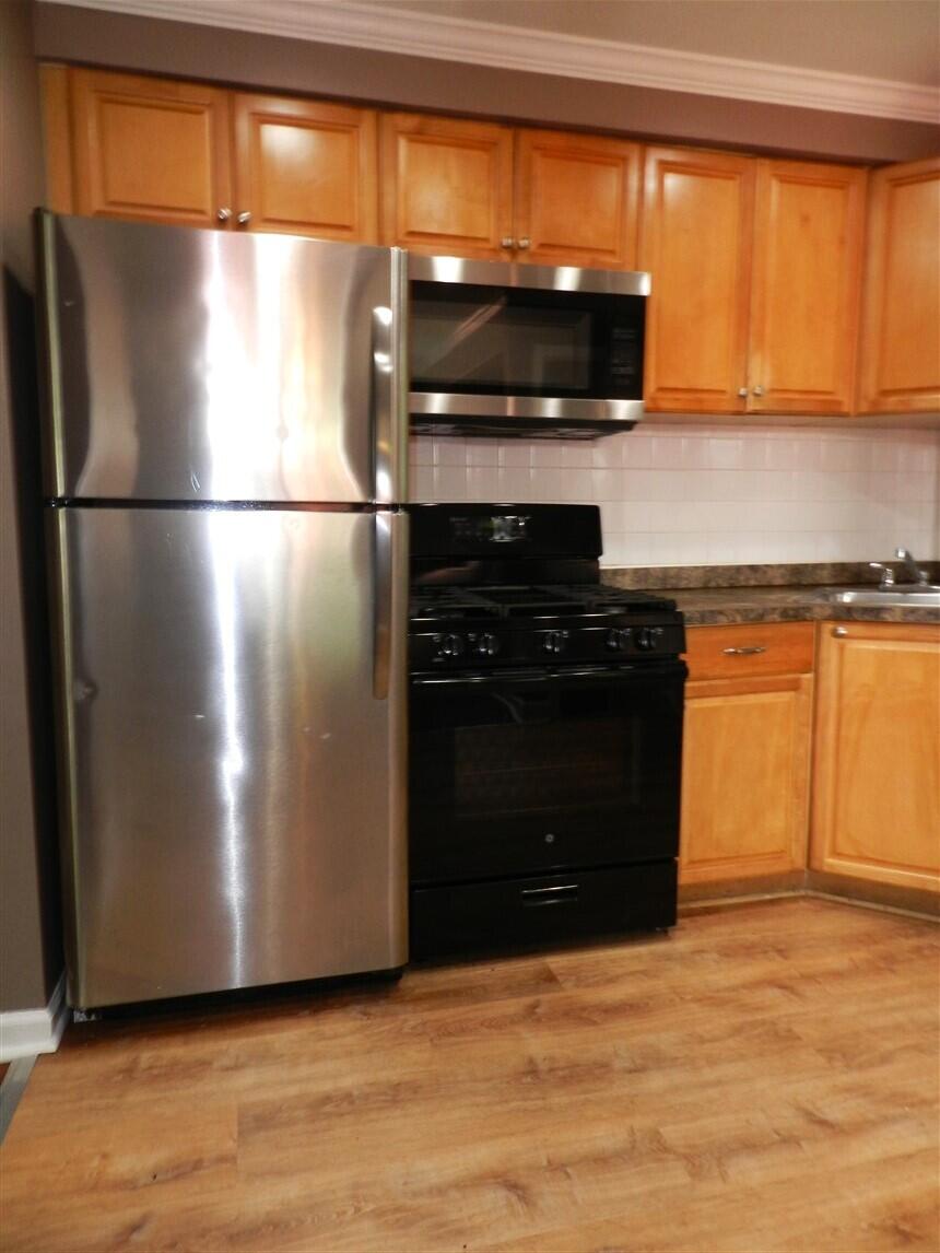1098 Buick Avenue