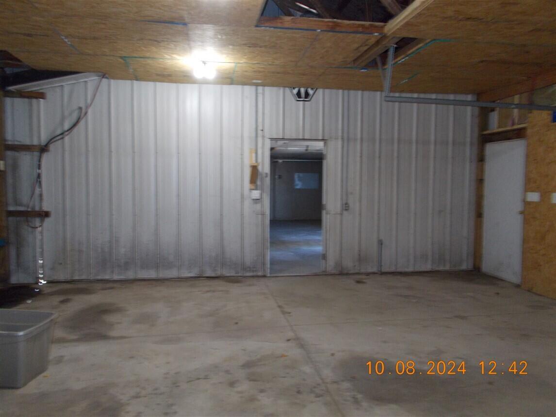 9907 N County Line Highway