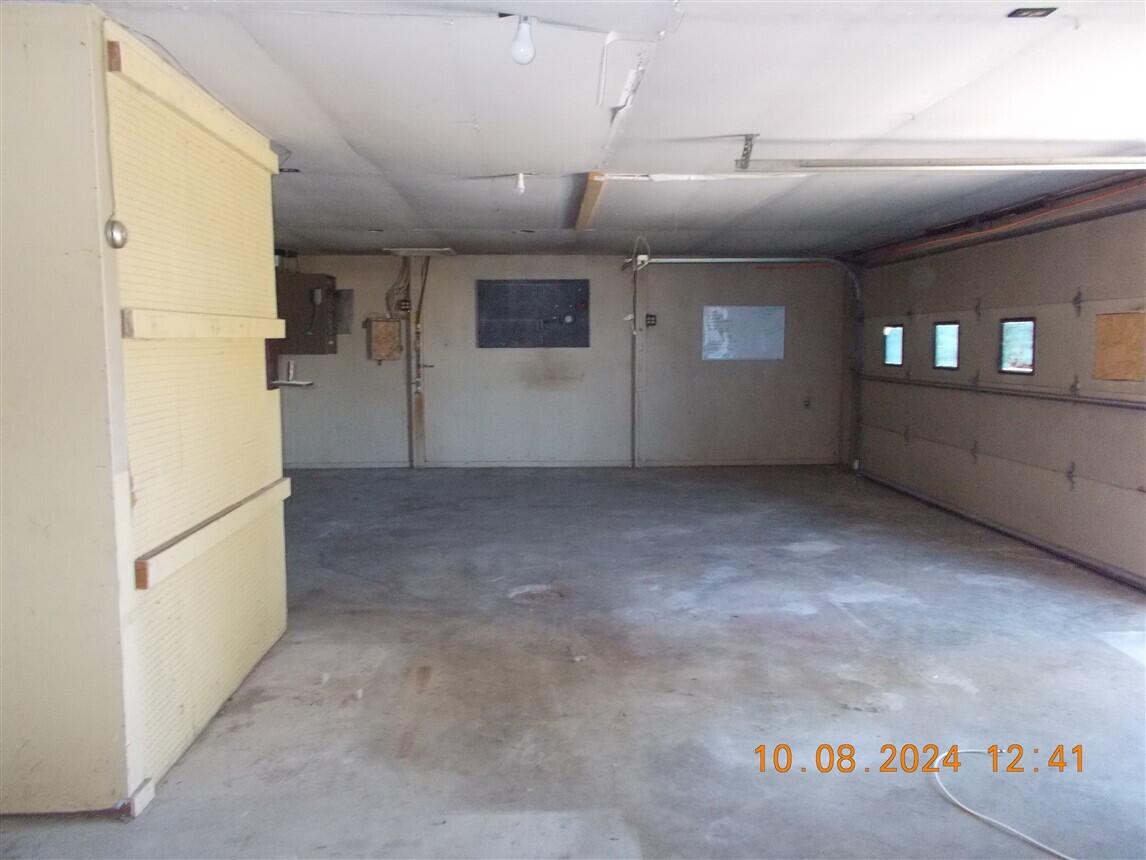 9907 N County Line Highway