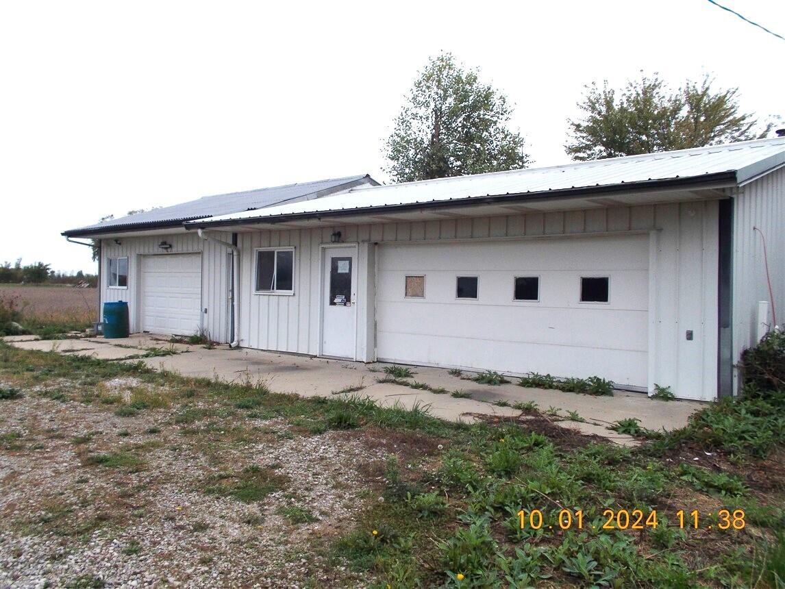 9907 N County Line Highway