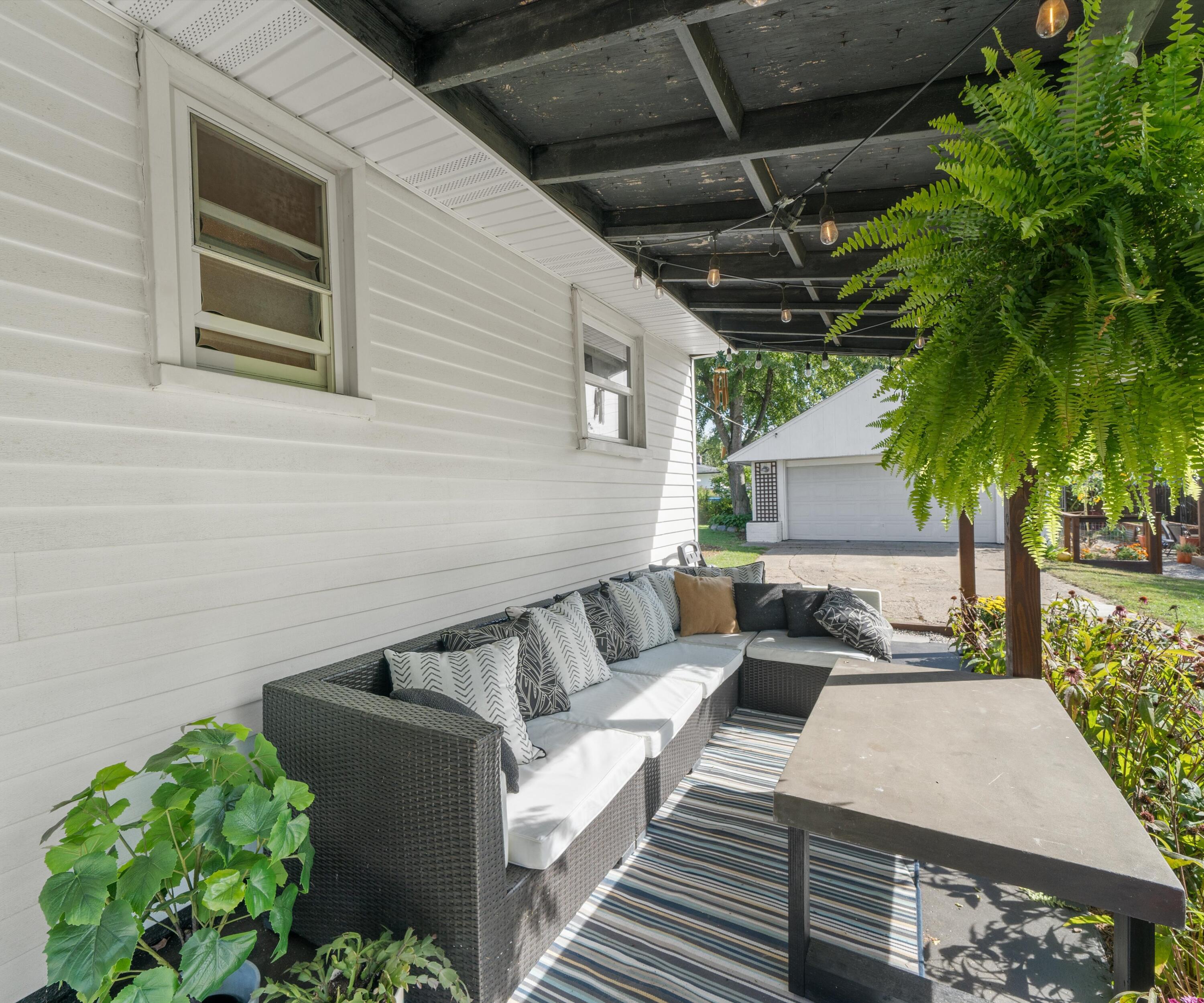 207 Oregon Street