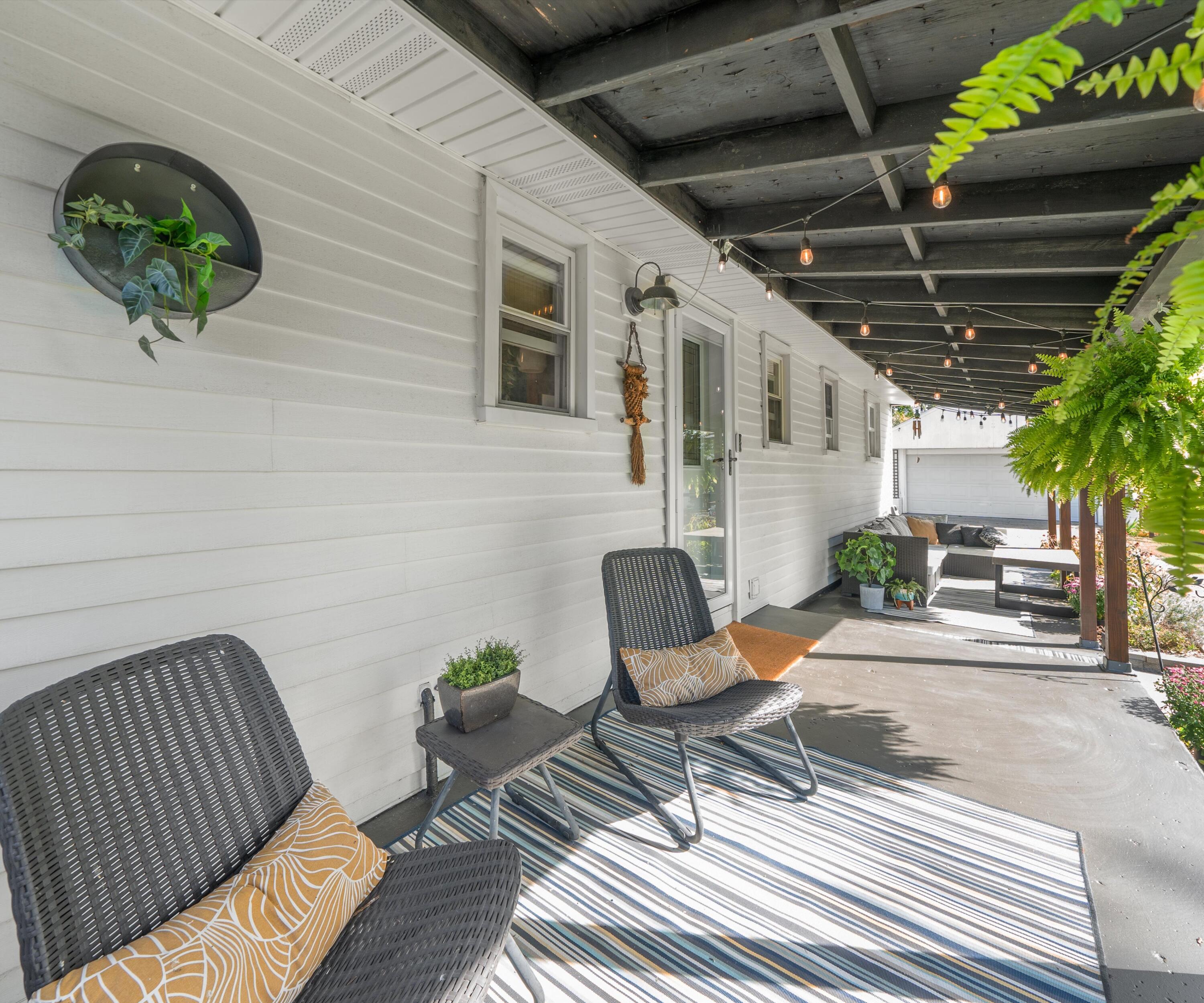 207 Oregon Street