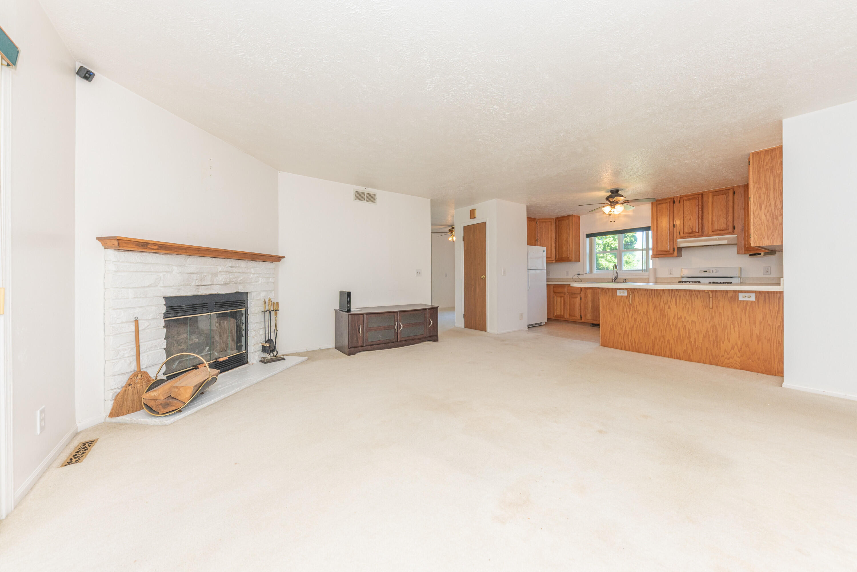 8002 Willow Road