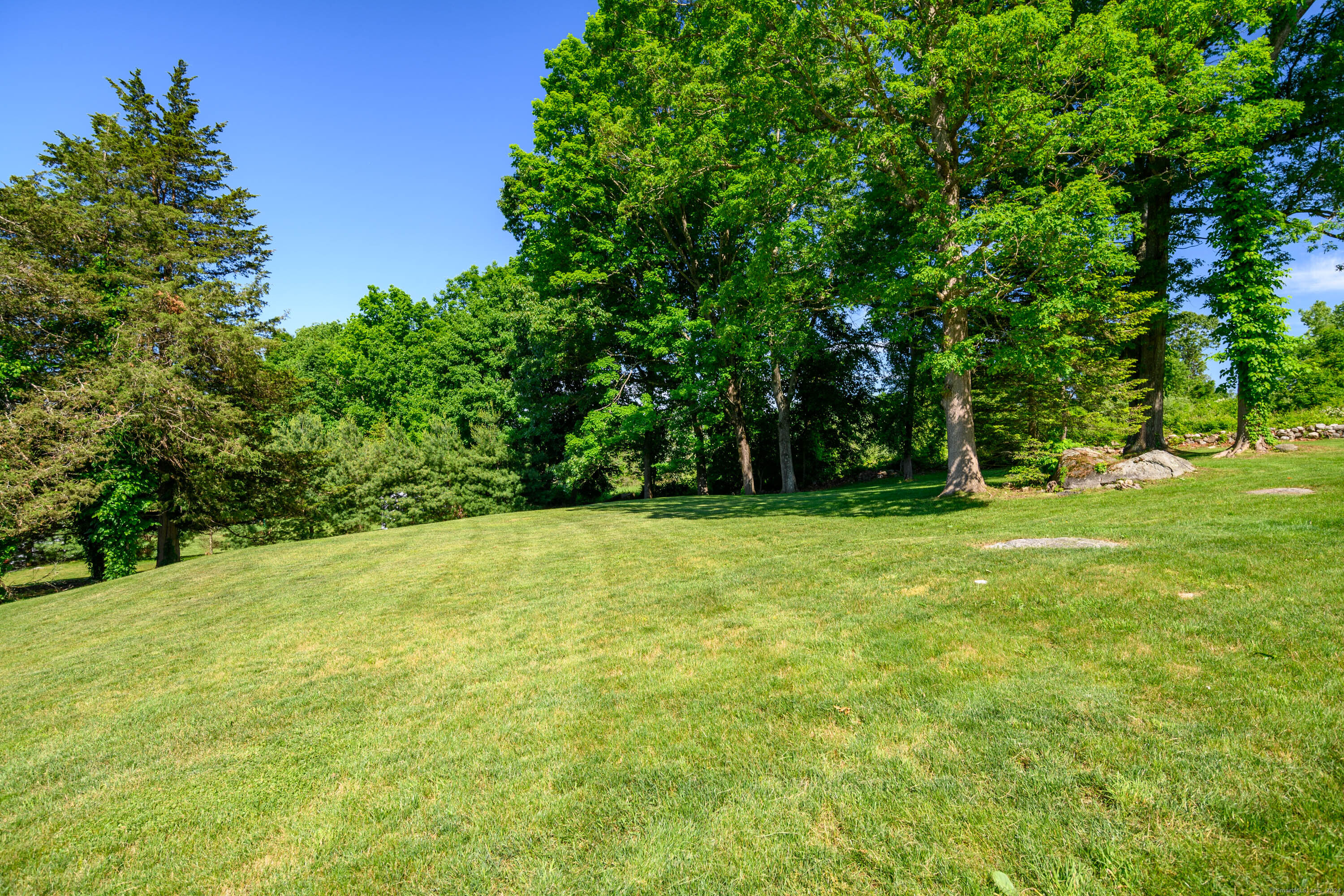 8 Galloping Hill Road