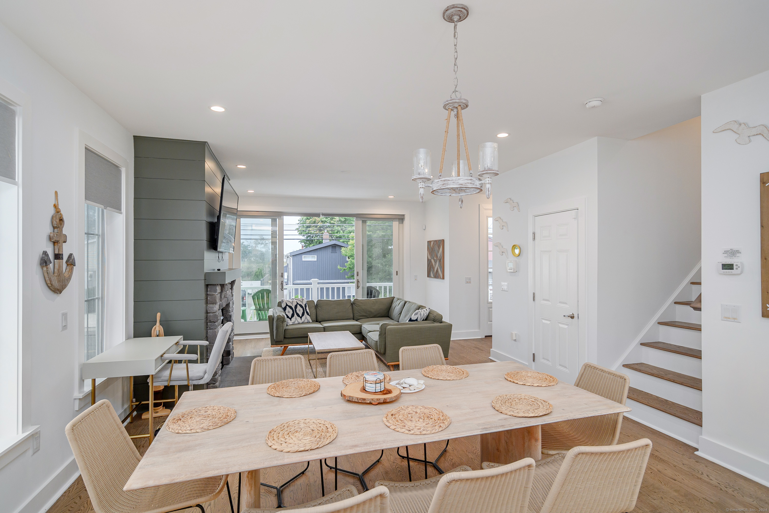 1033 Reef Road