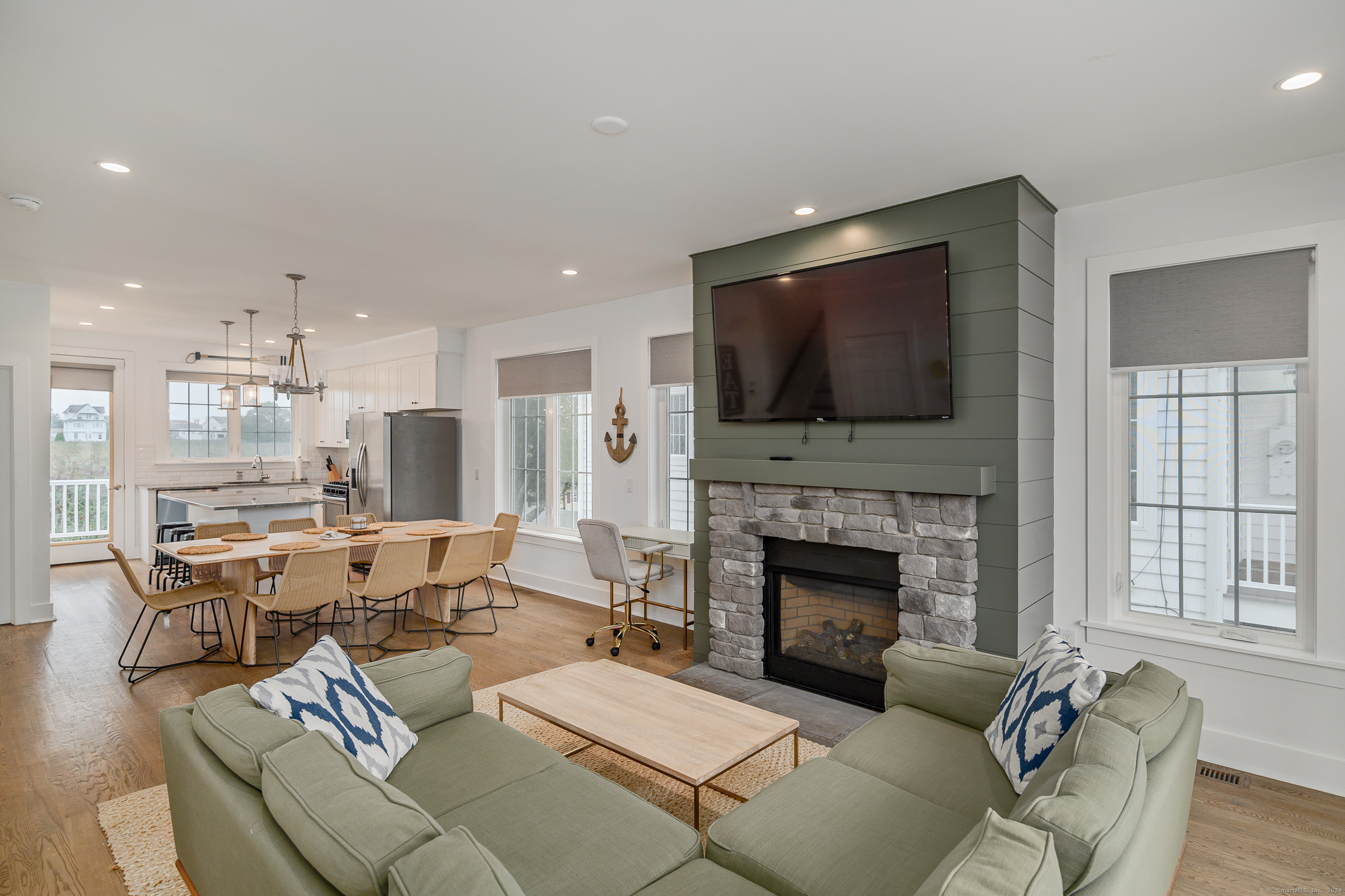 1033 Reef Road