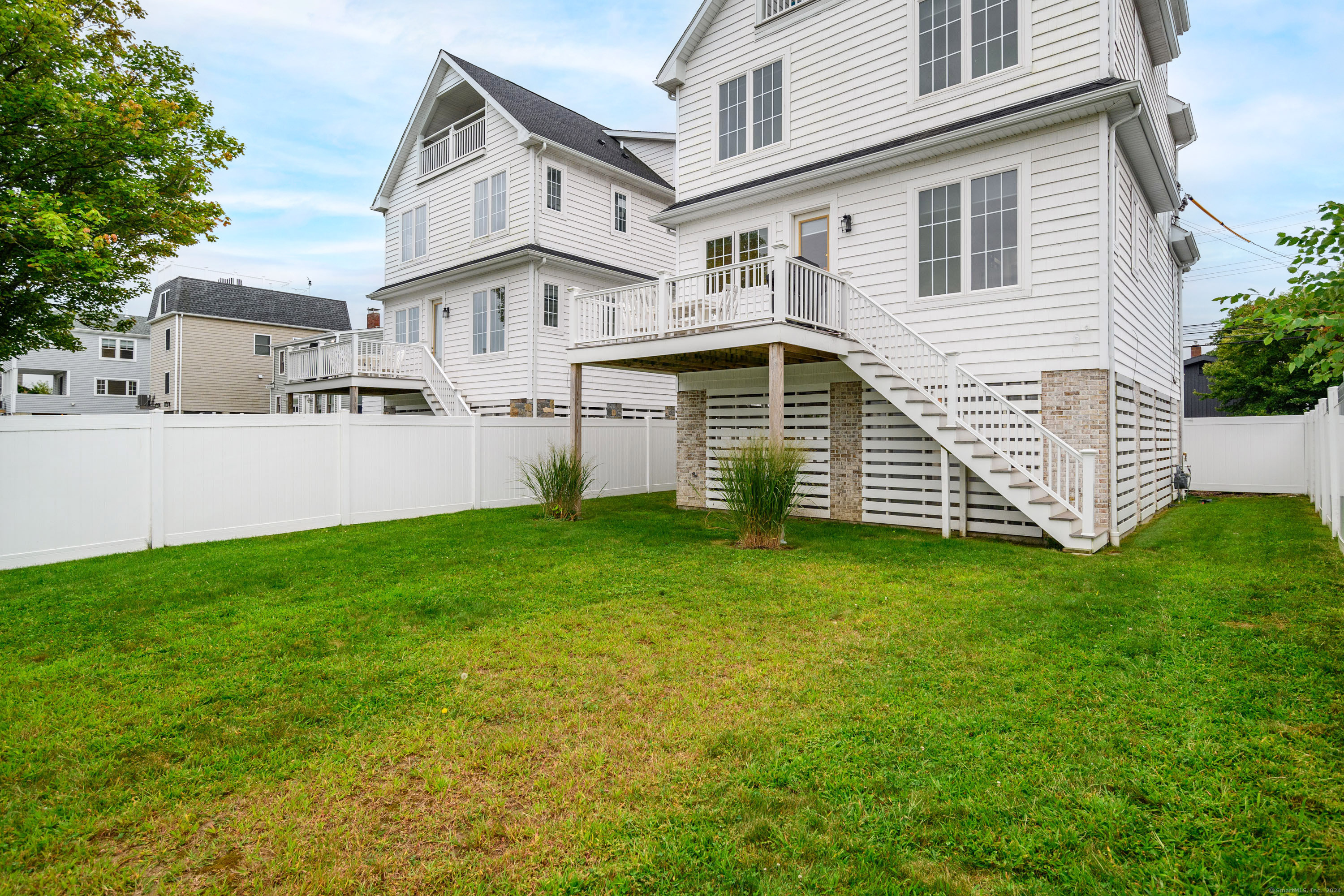 1033 Reef Road