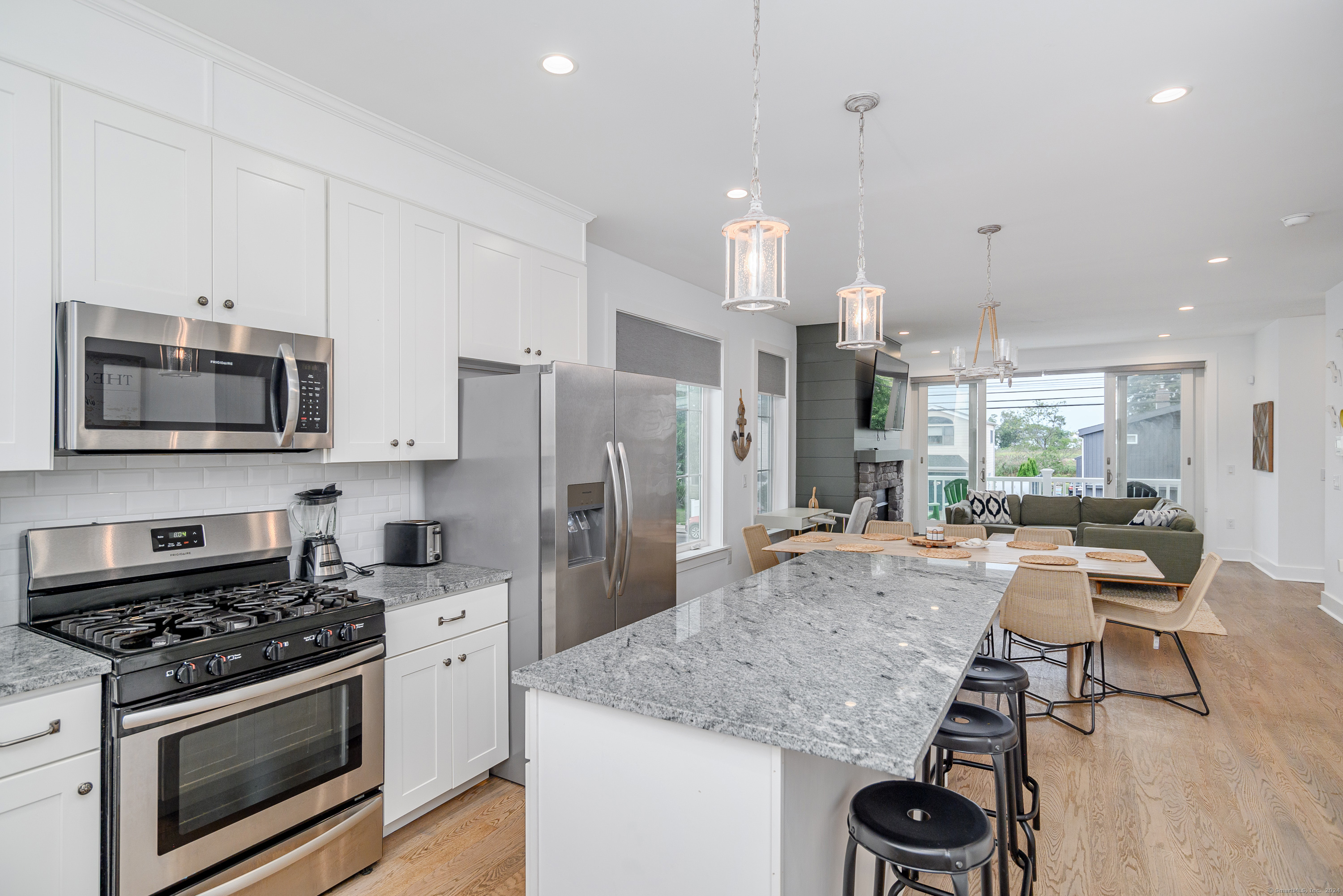 1033 Reef Road