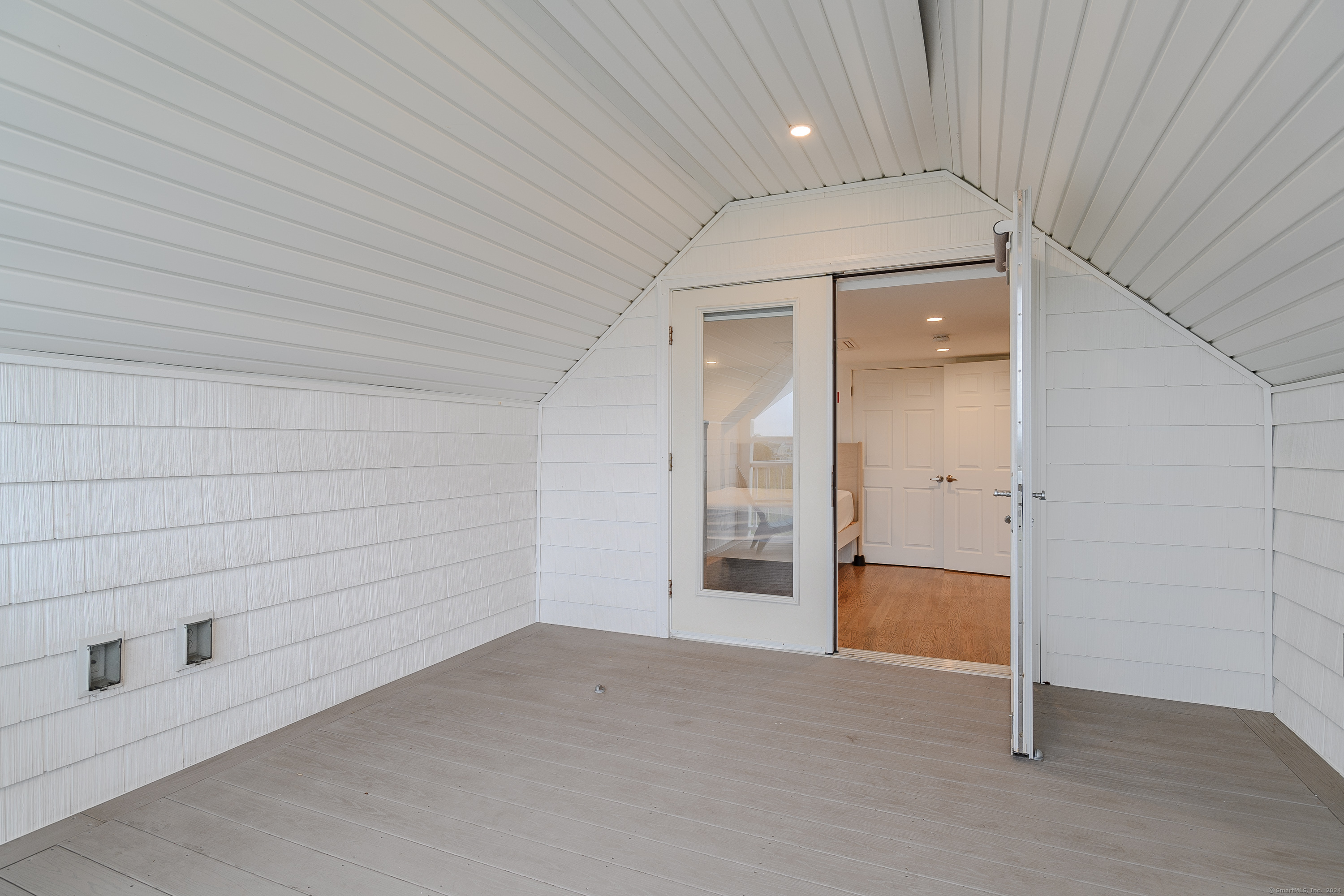 1033 Reef Road