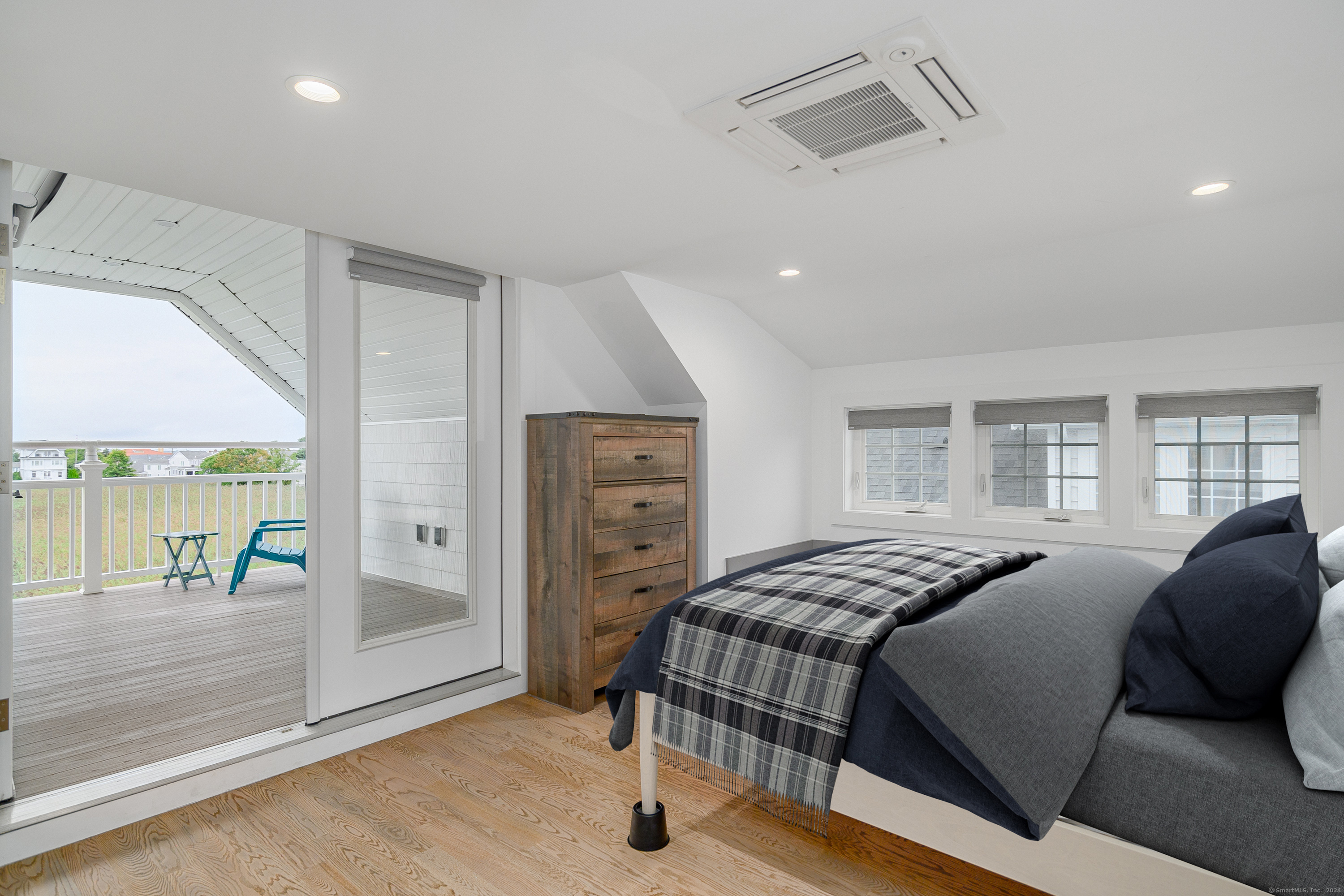 1033 Reef Road
