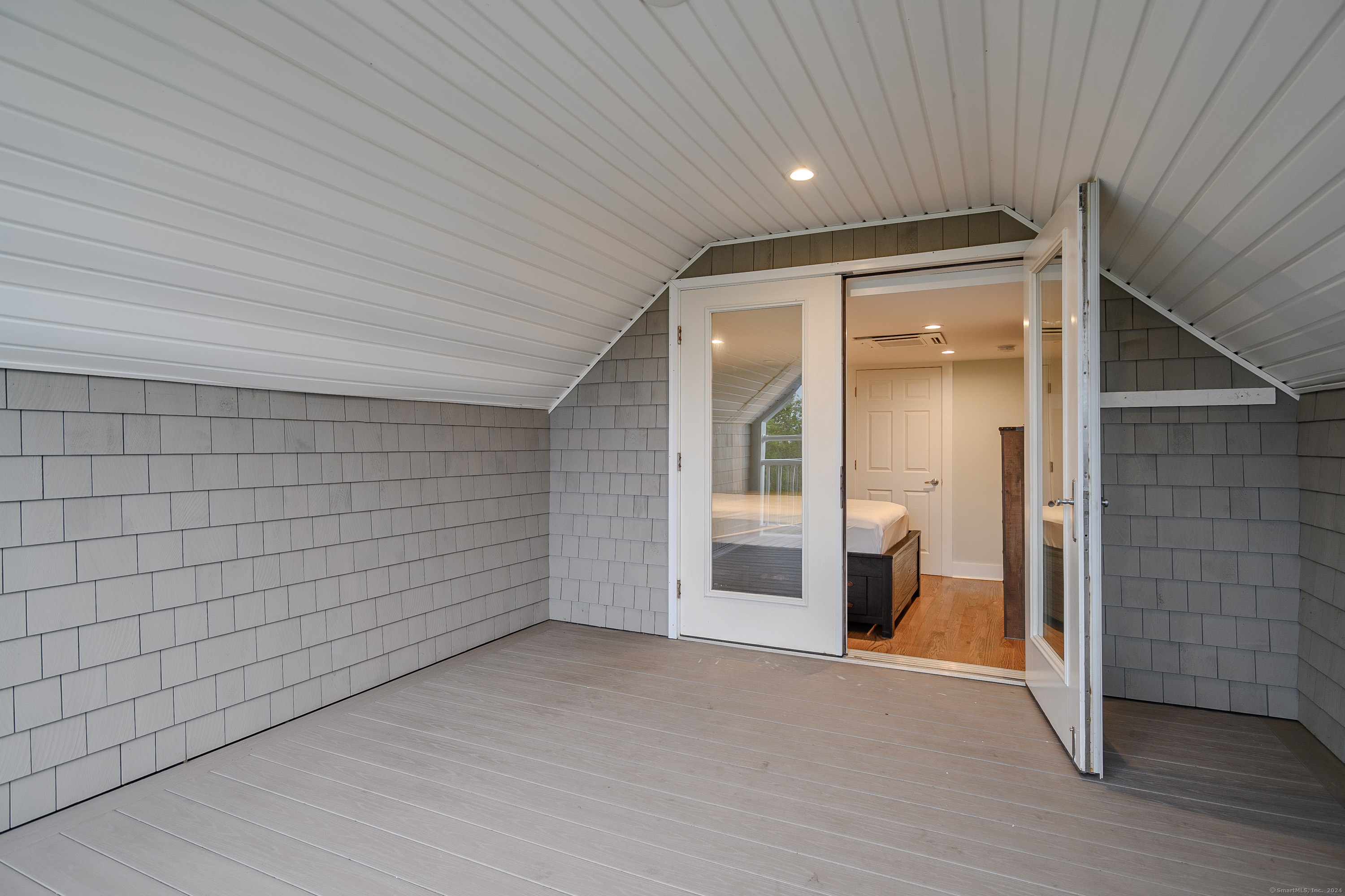 1039 Reef Road