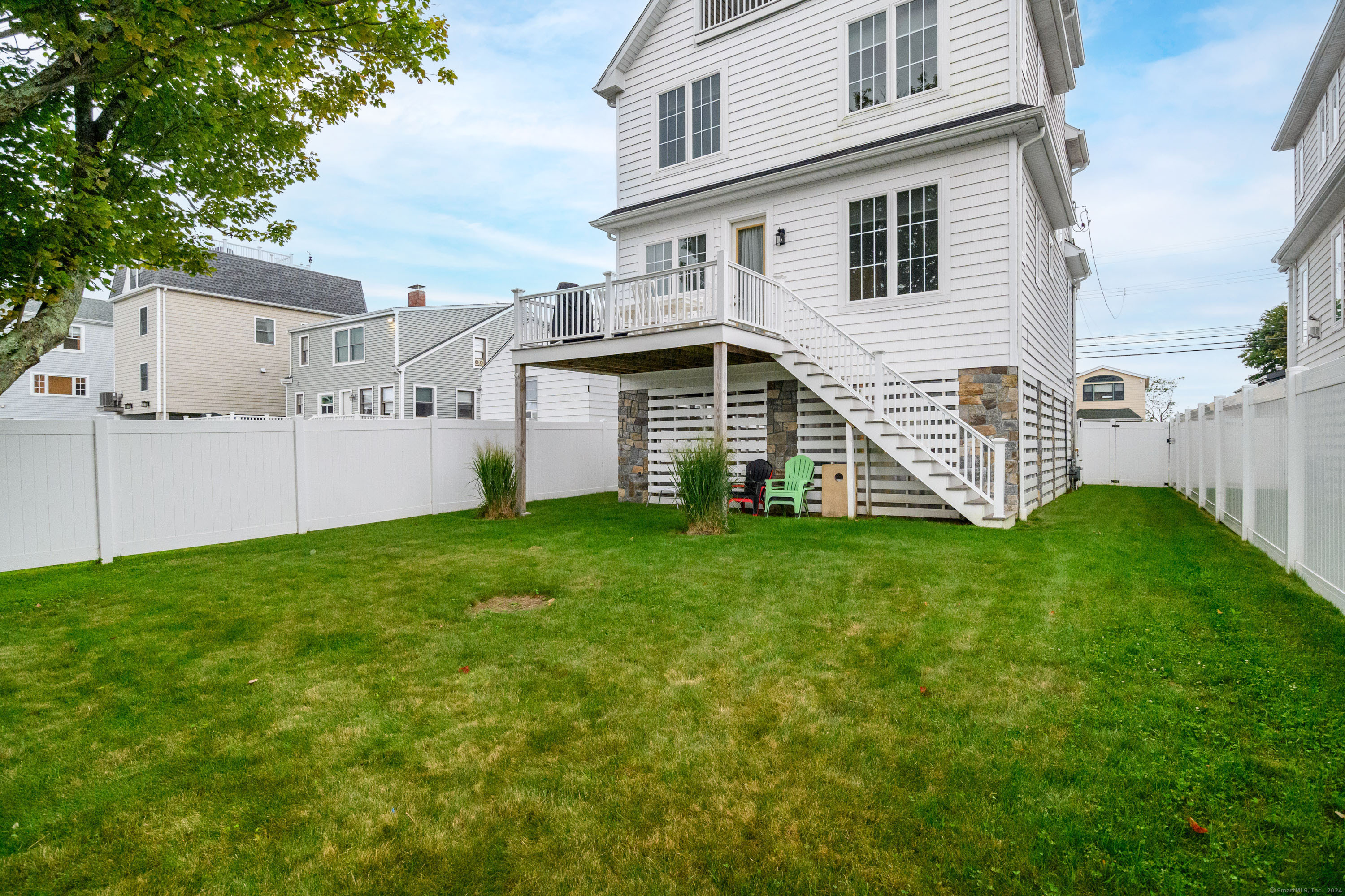 1039 Reef Road