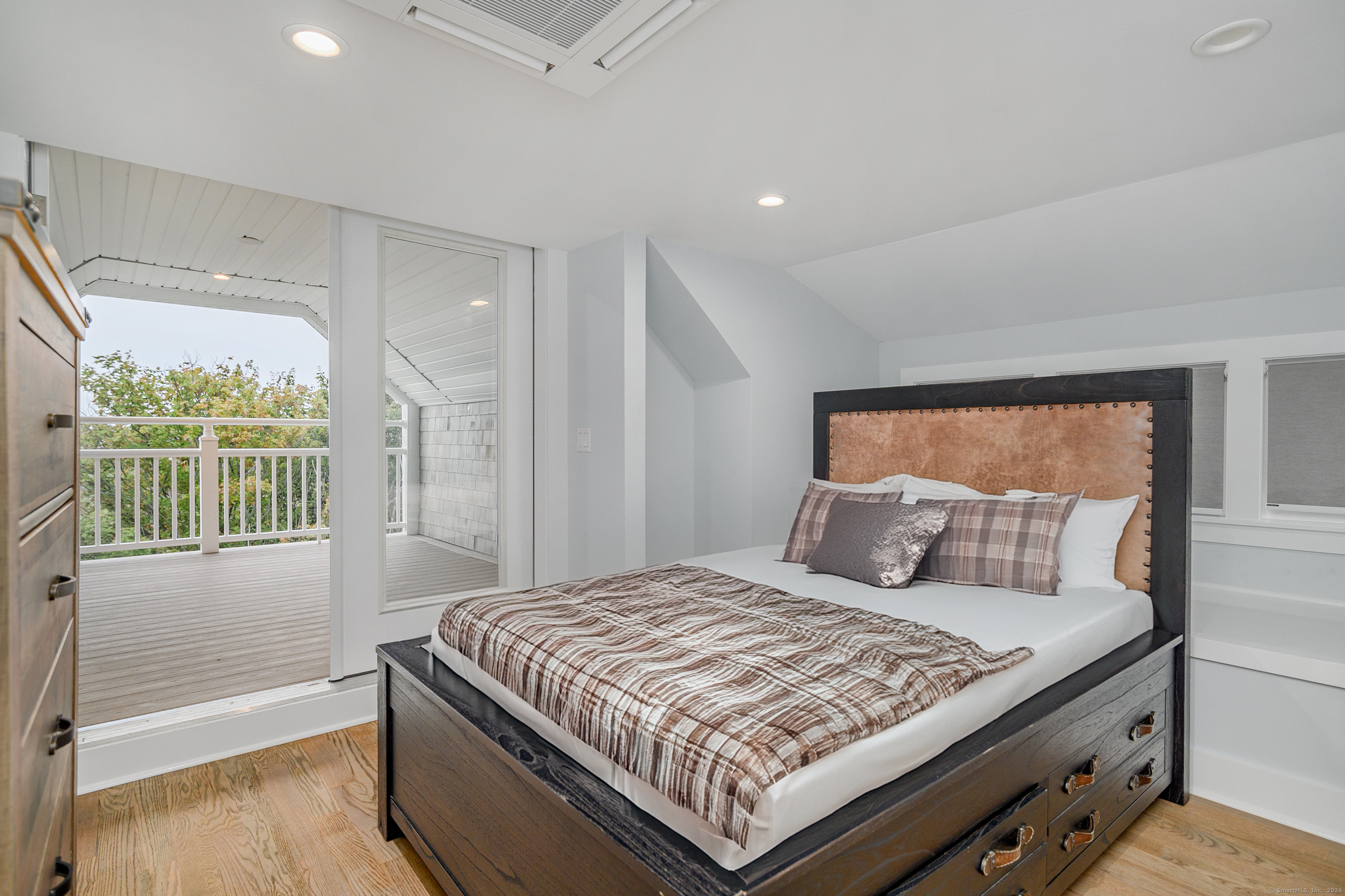 1039 Reef Road