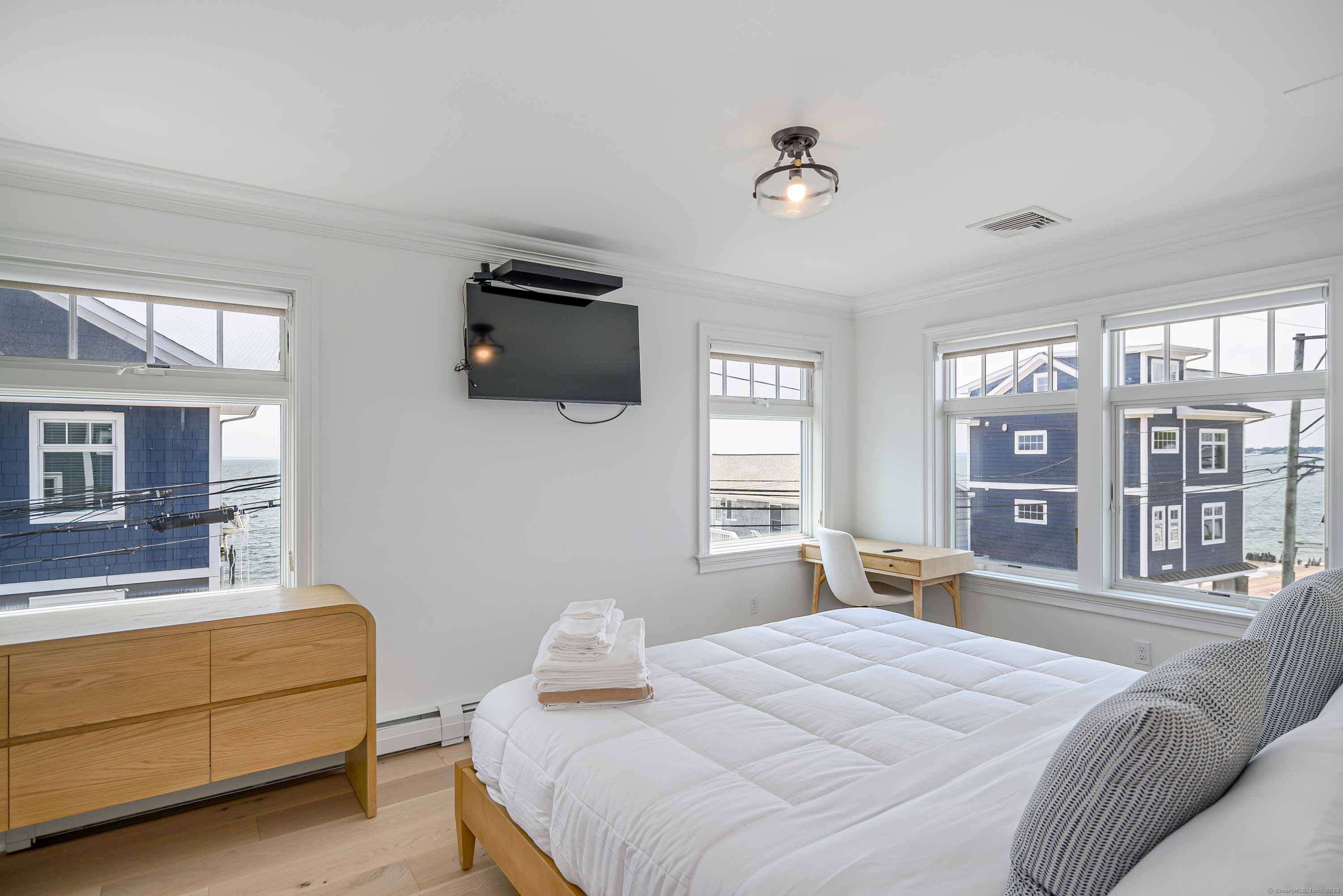 2154 Fairfield Beach Road