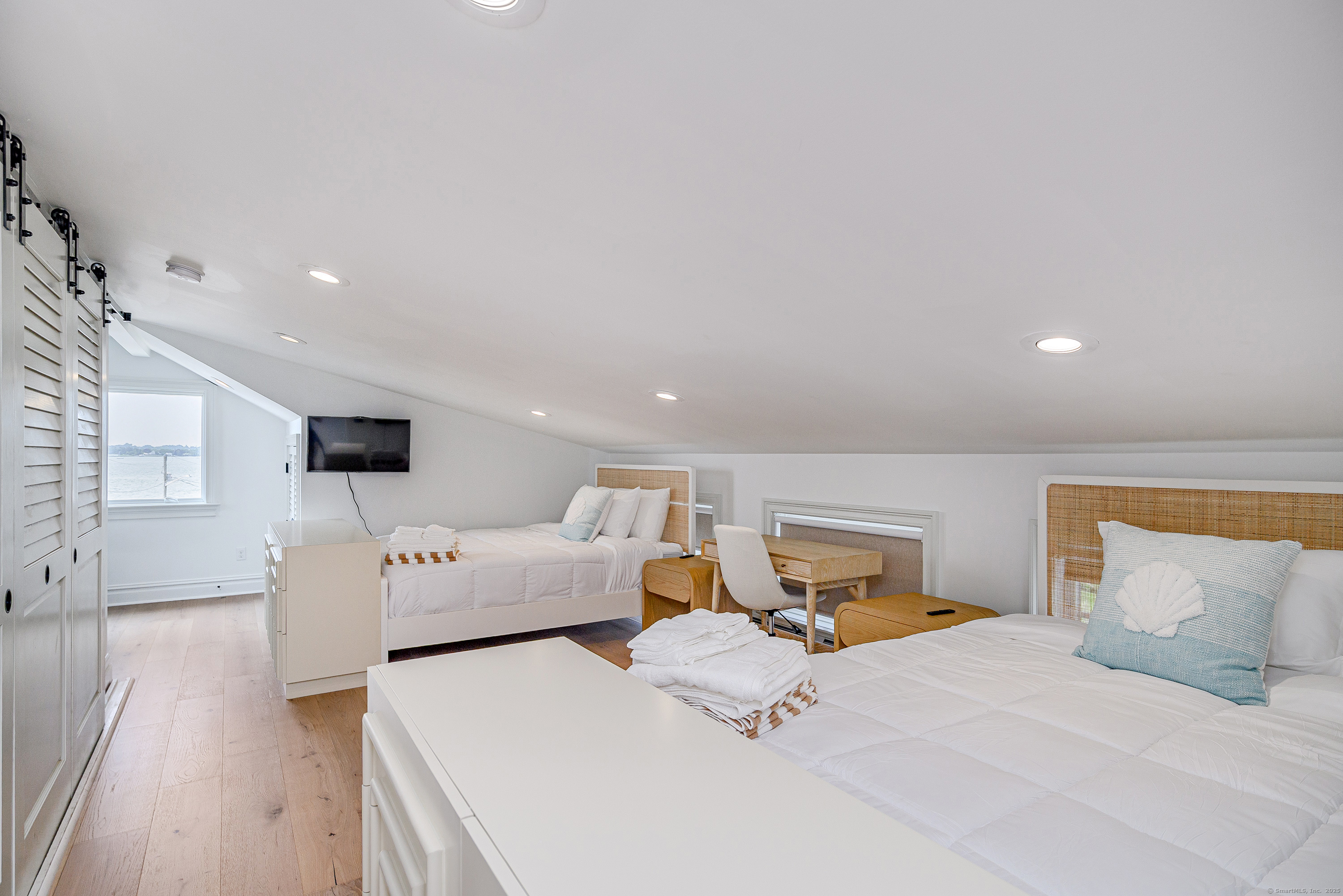 2154 Fairfield Beach Road