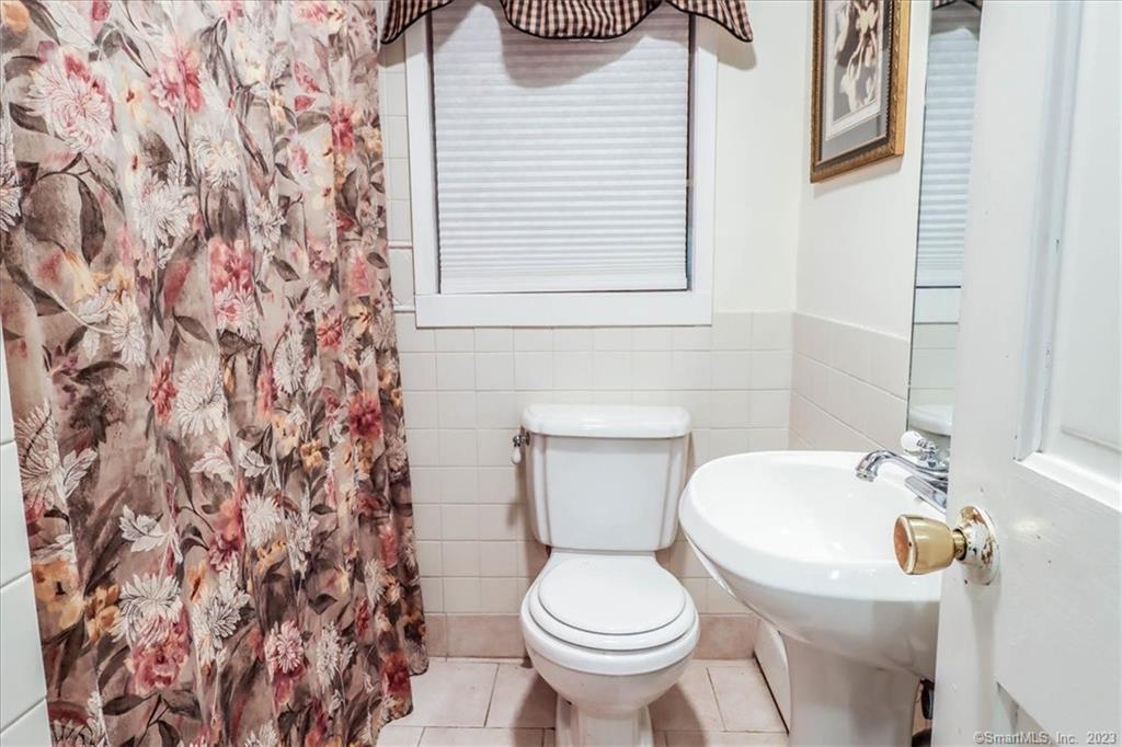 43 Plumtrees Road A