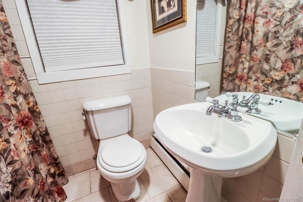 43 Plumtrees Road A