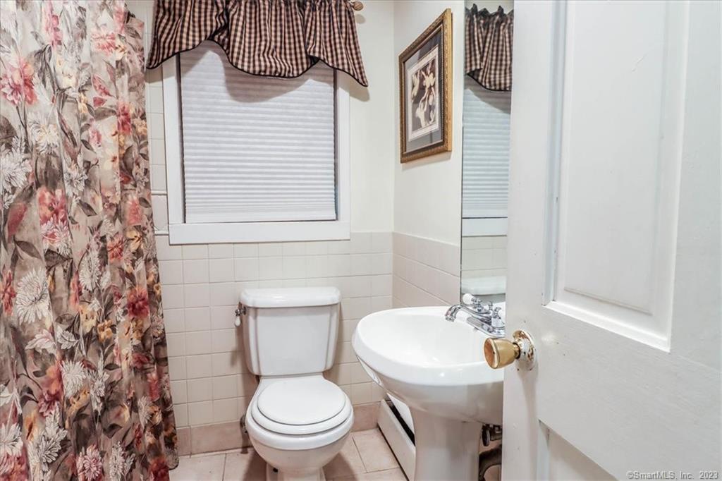 43 Plumtrees Road A