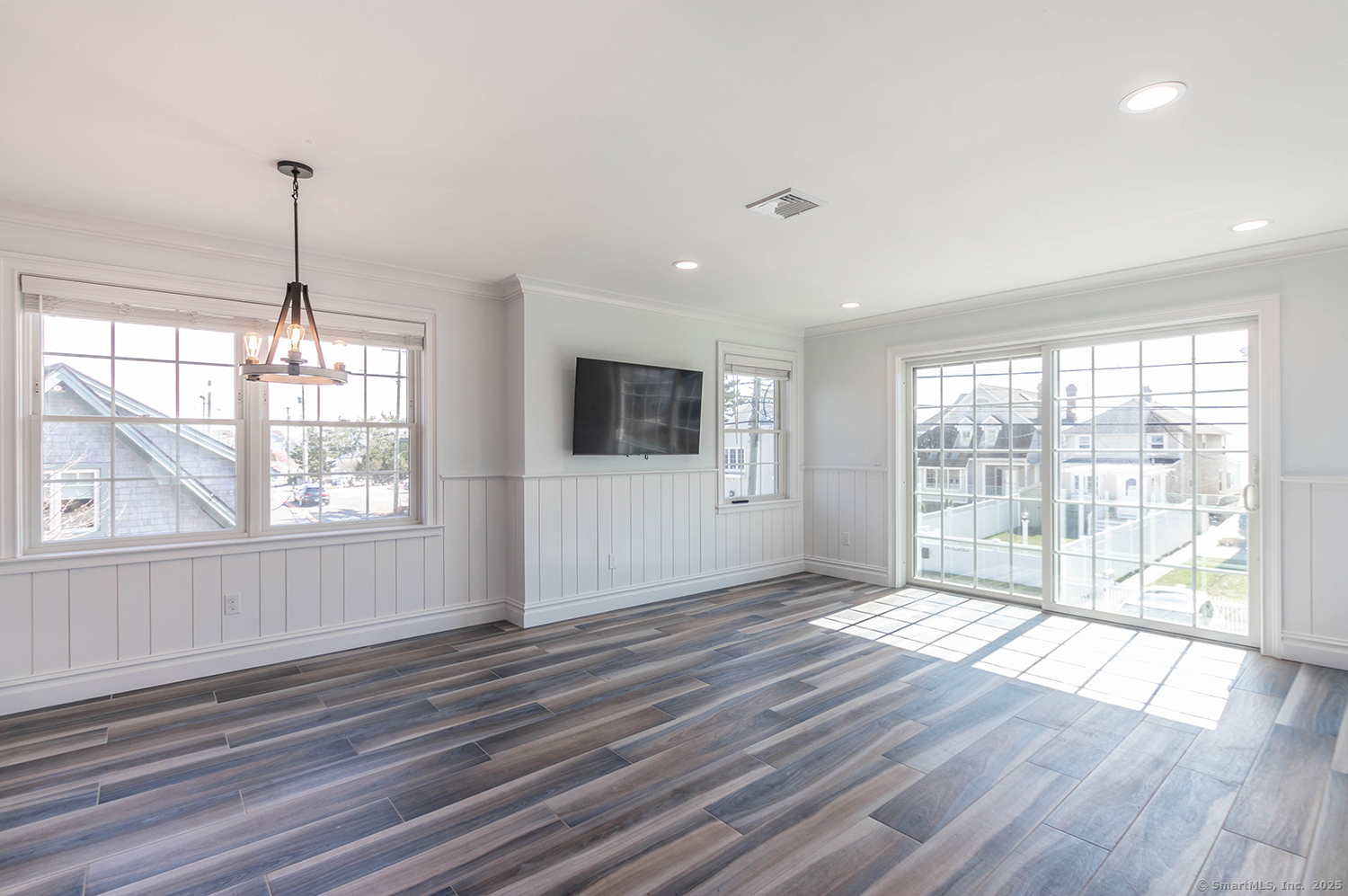 1140 Fairfield Beach Road