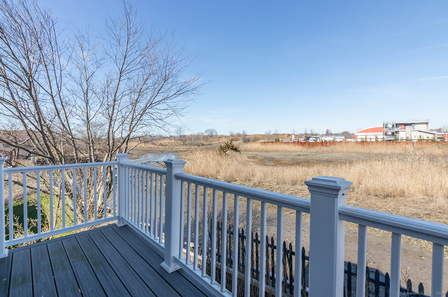 1140 Fairfield Beach Road