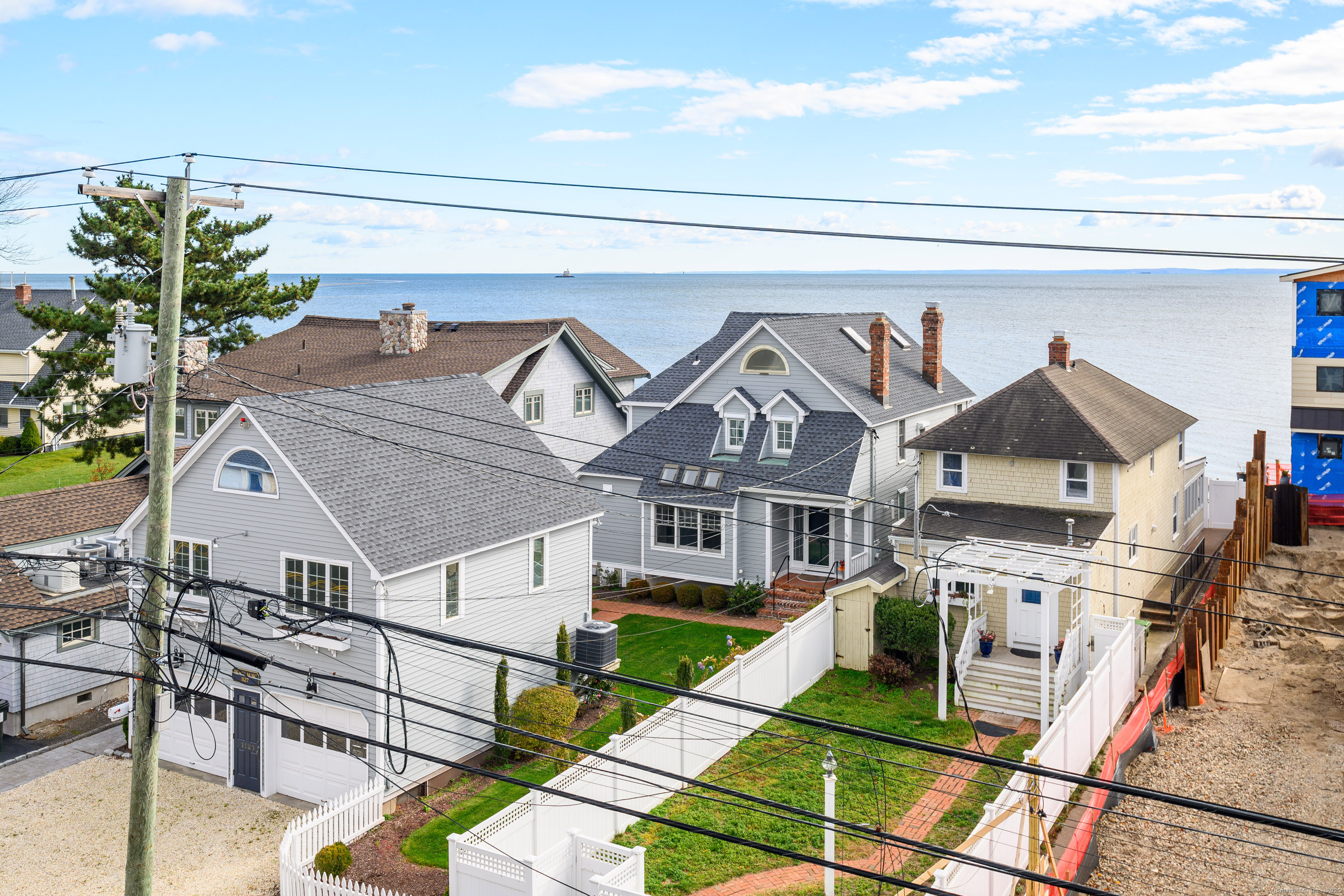 1140 Fairfield Beach Road