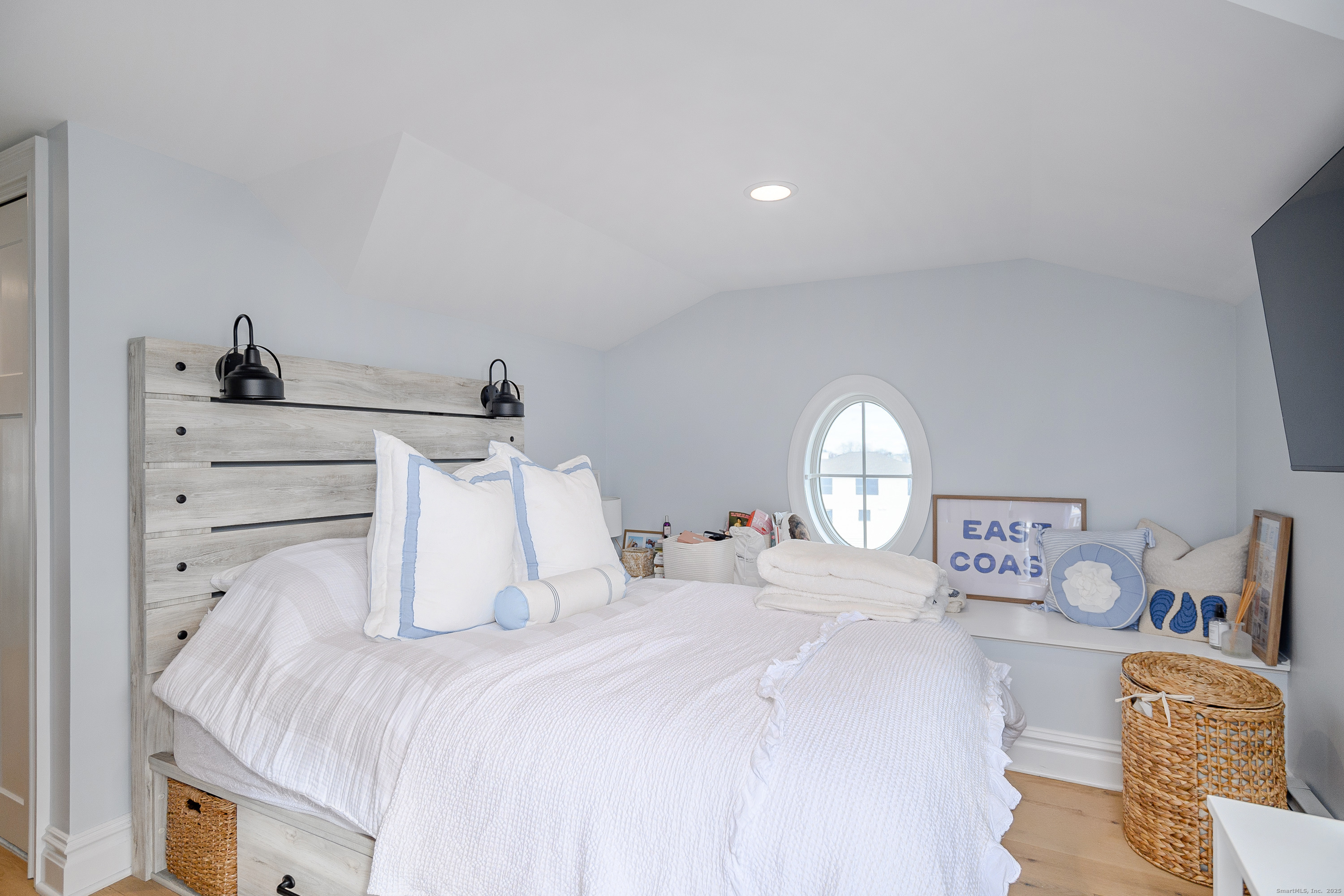 1140 Fairfield Beach Road