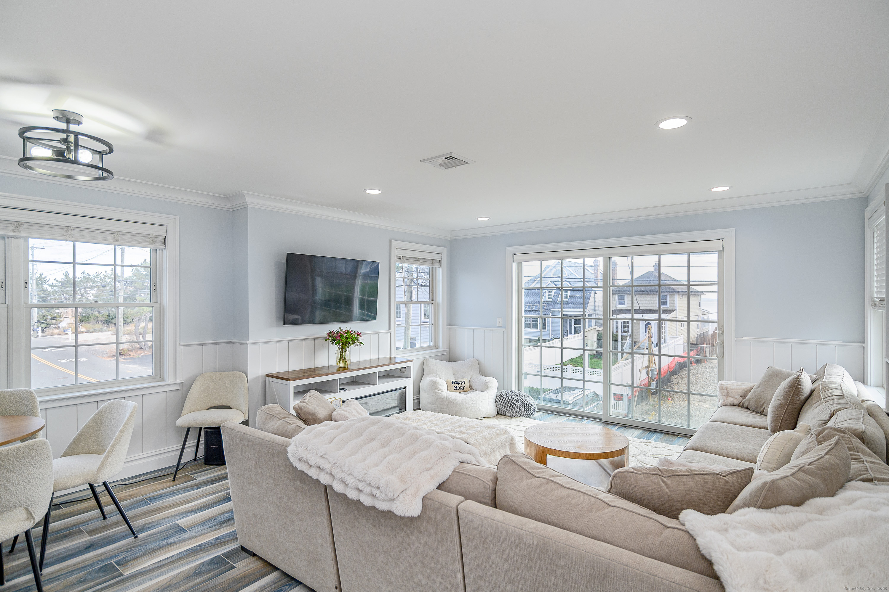 1140 Fairfield Beach Road