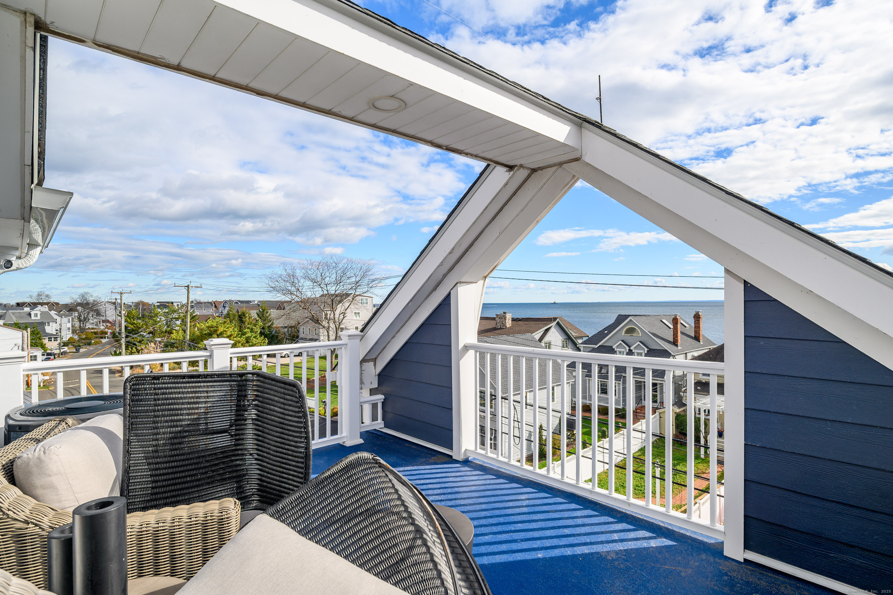 1140 Fairfield Beach Road