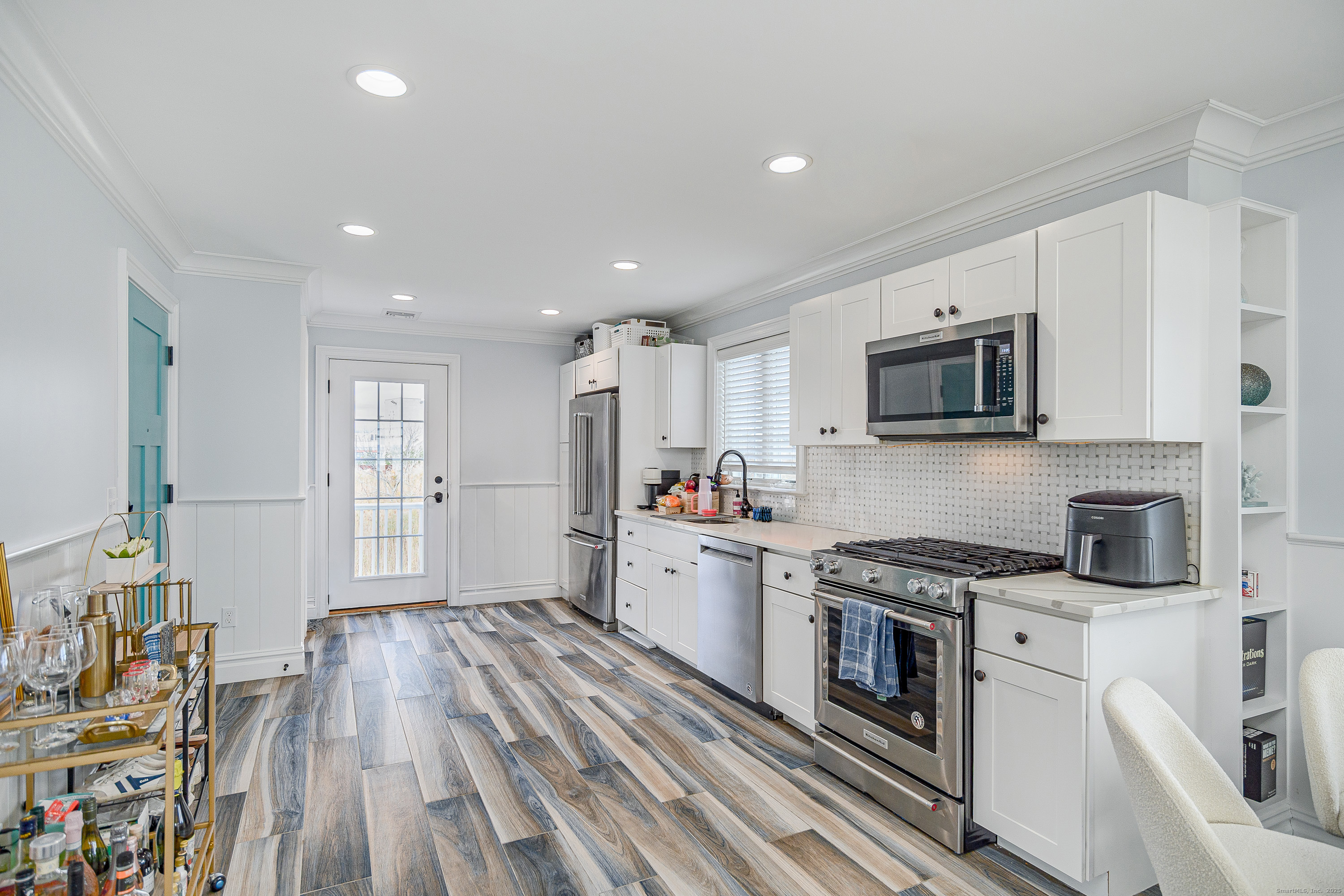 1140 Fairfield Beach Road