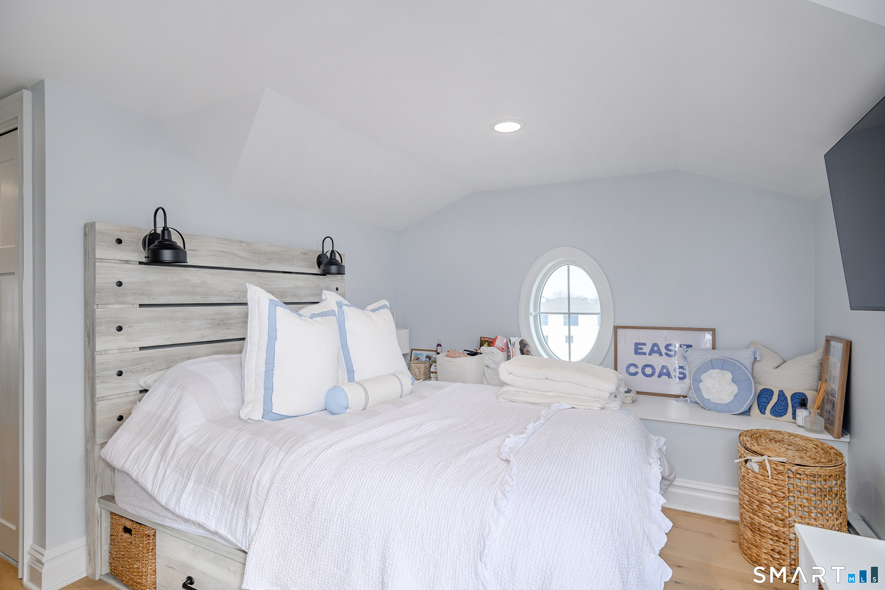 1140 Fairfield Beach Road