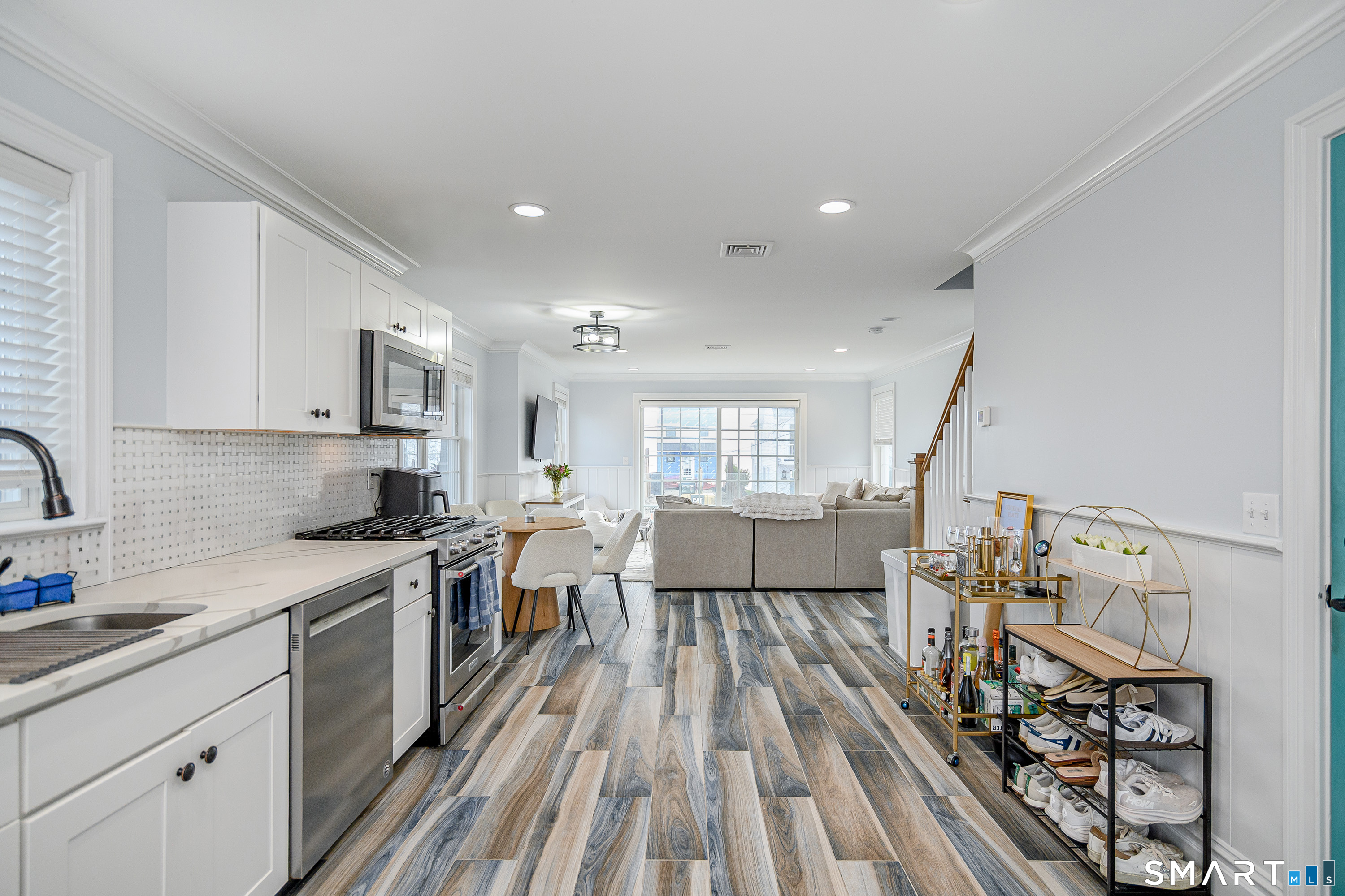 1140 Fairfield Beach Road