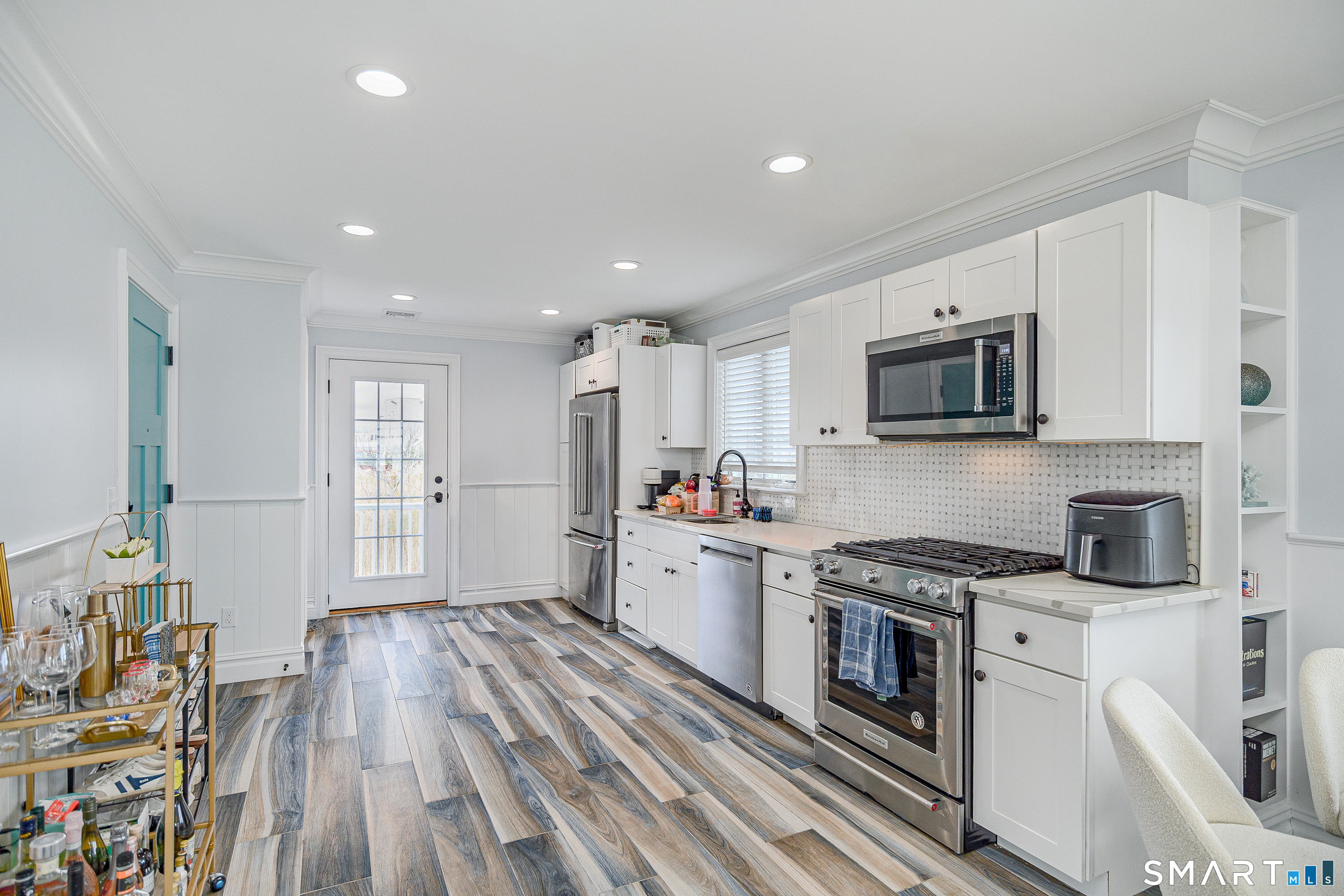 1140 Fairfield Beach Road