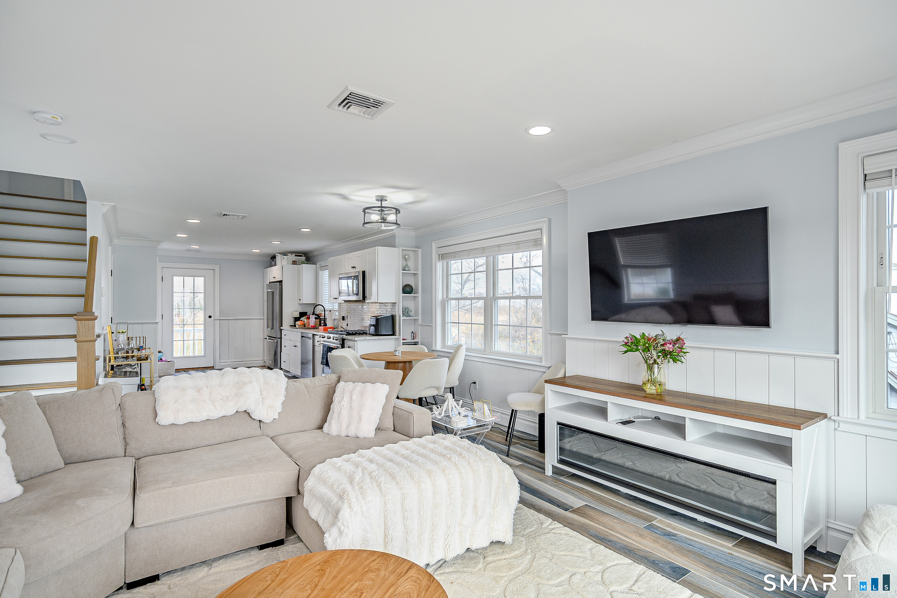 1140 Fairfield Beach Road