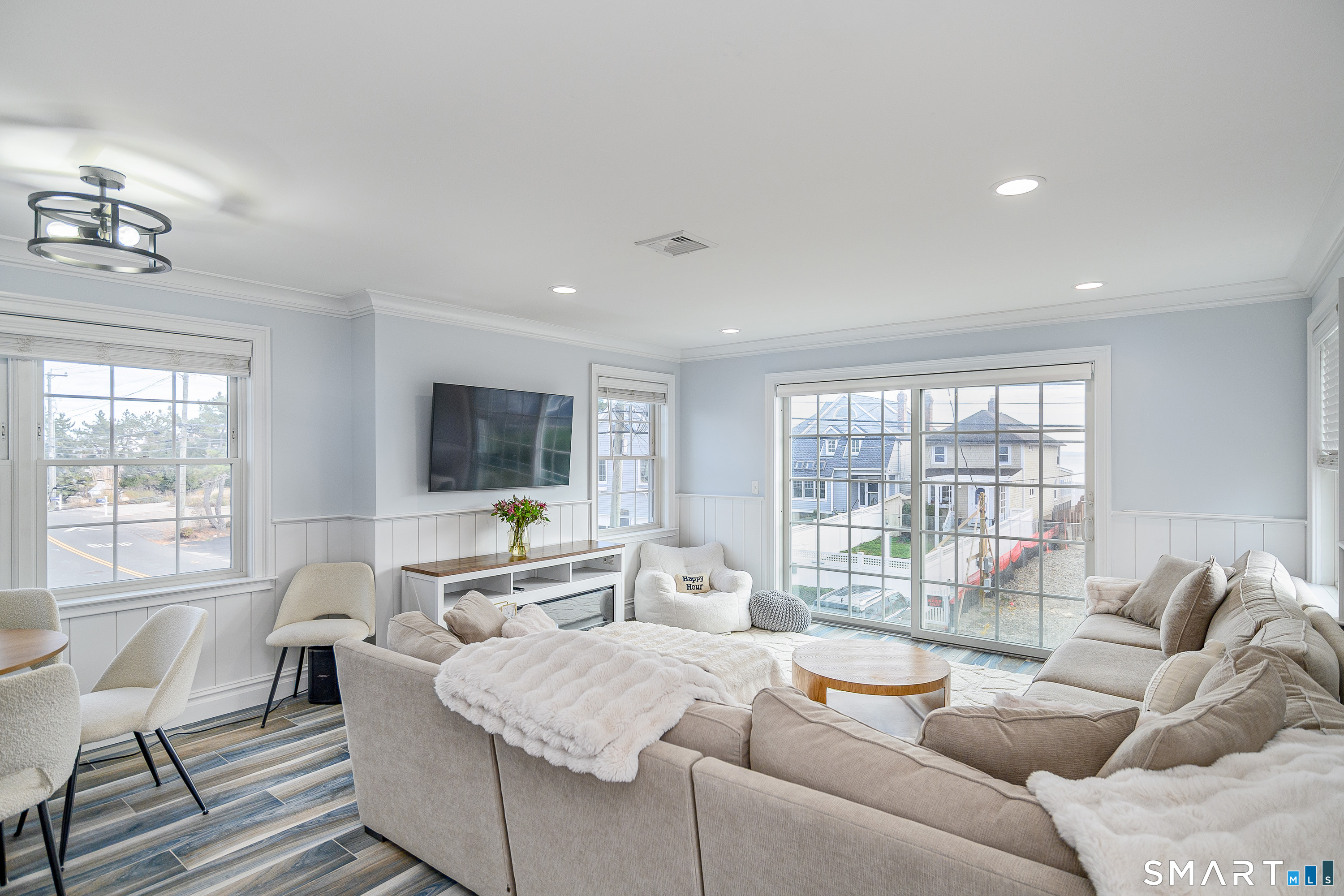 1140 Fairfield Beach Road