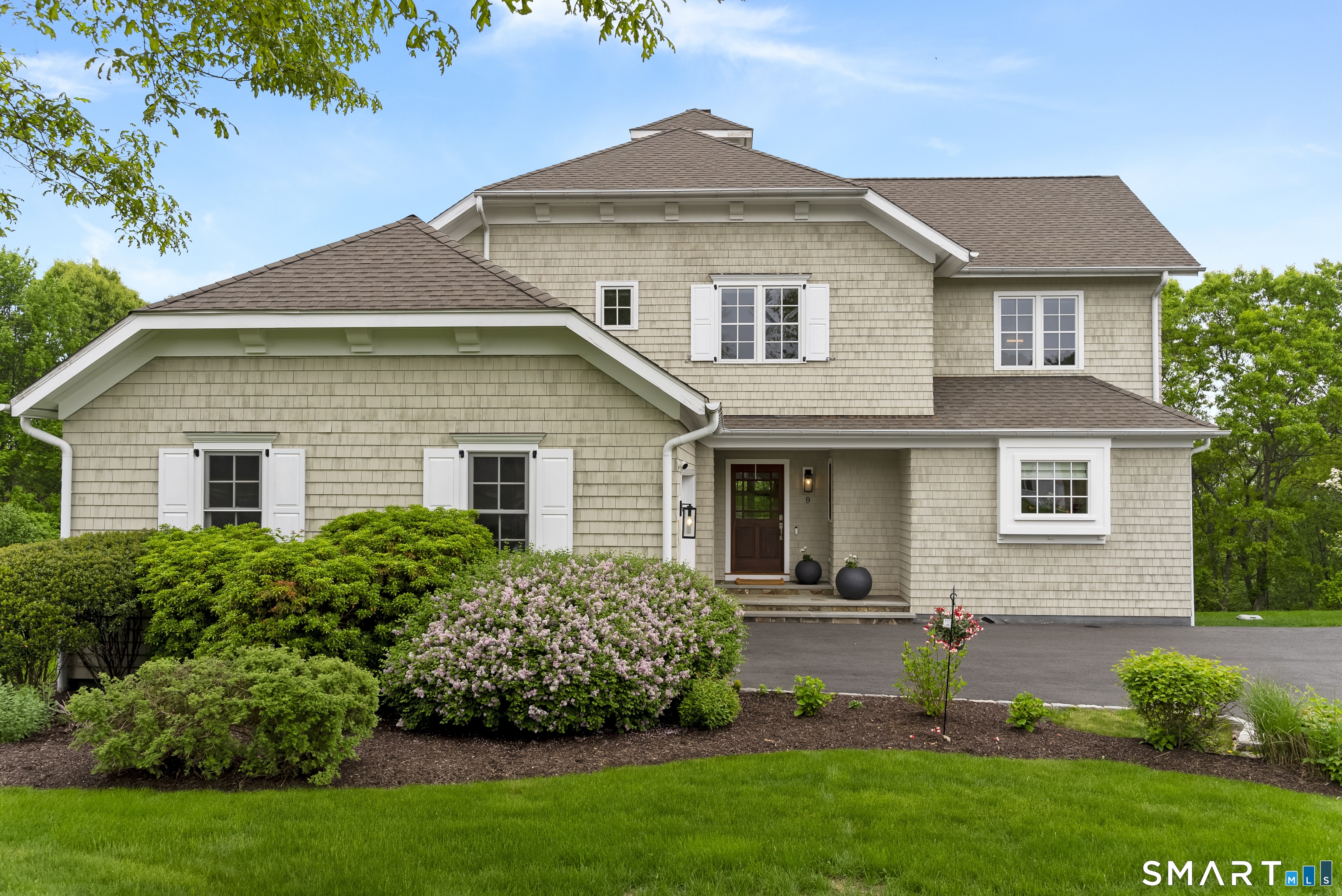 9 Damia Drive 9
