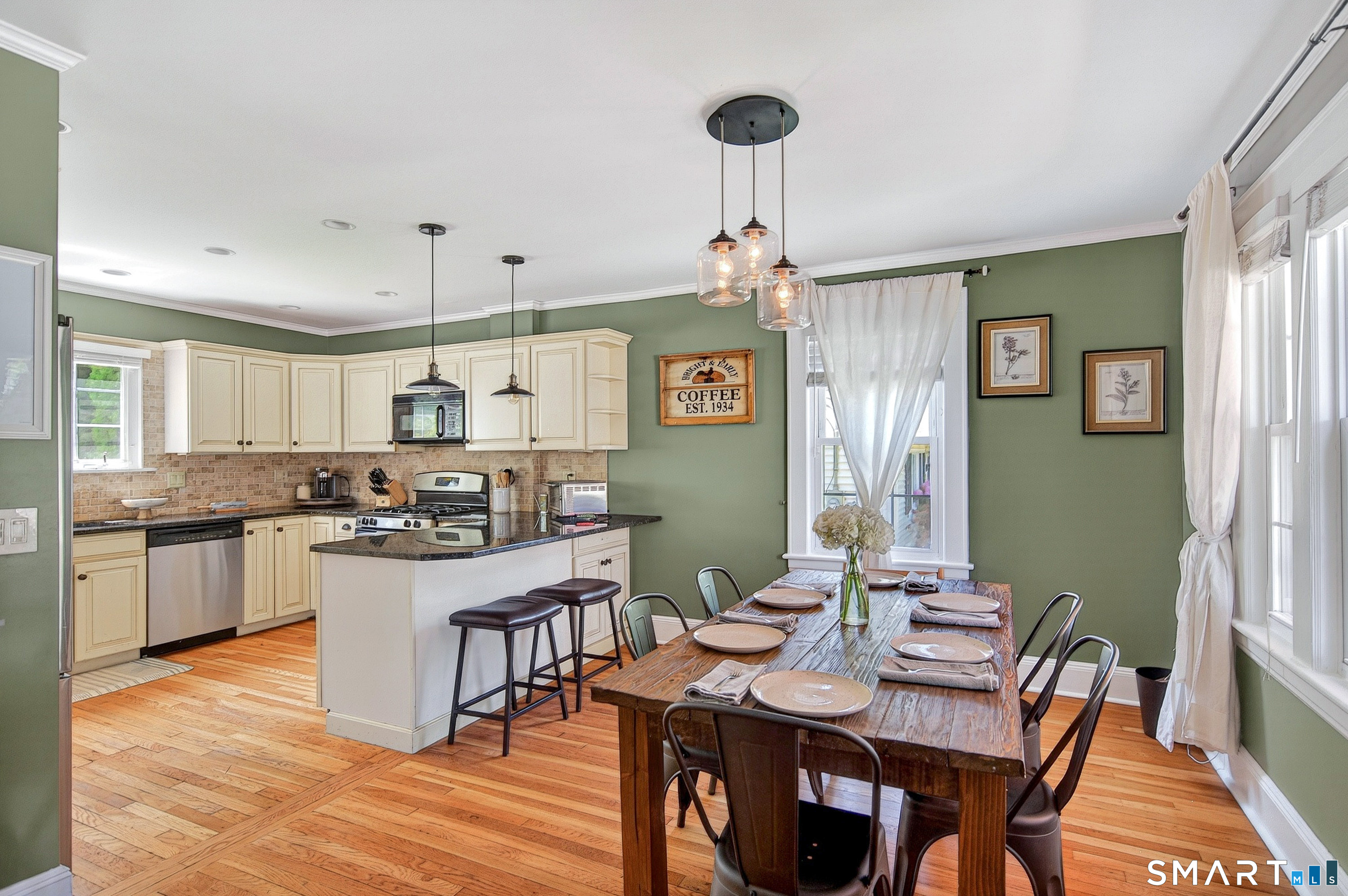 48 Bungalow Park