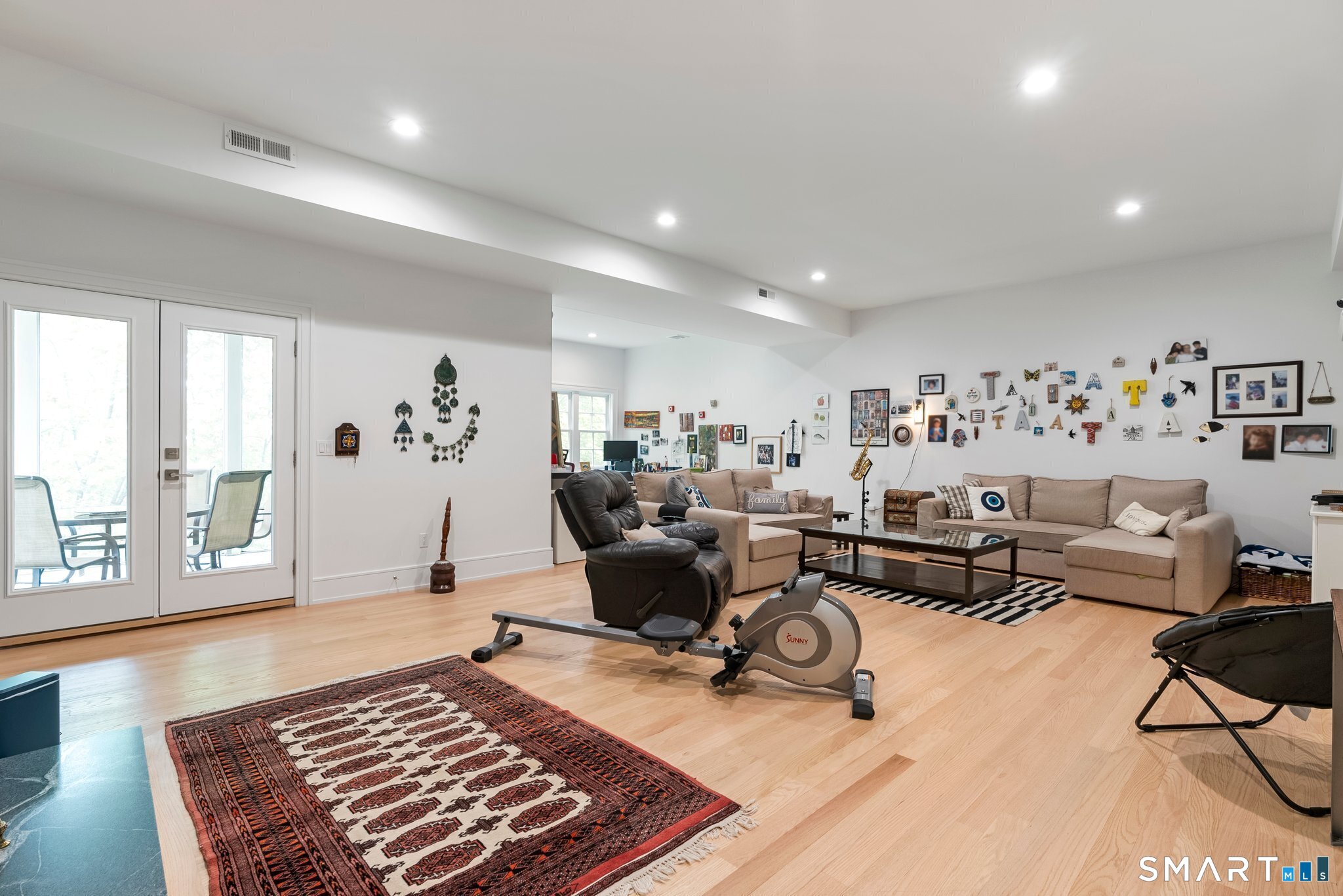 9 Damia Drive Unit: 9