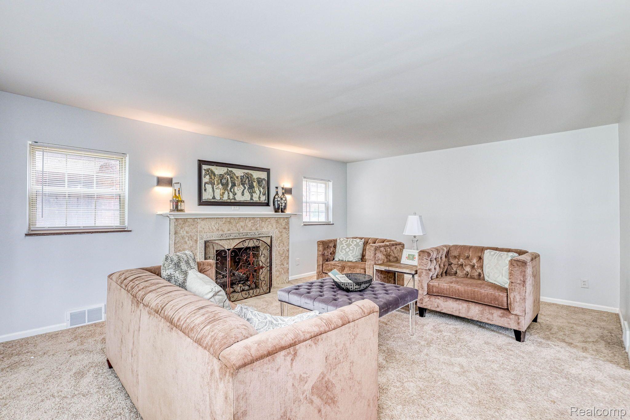 18606 OAK Drive