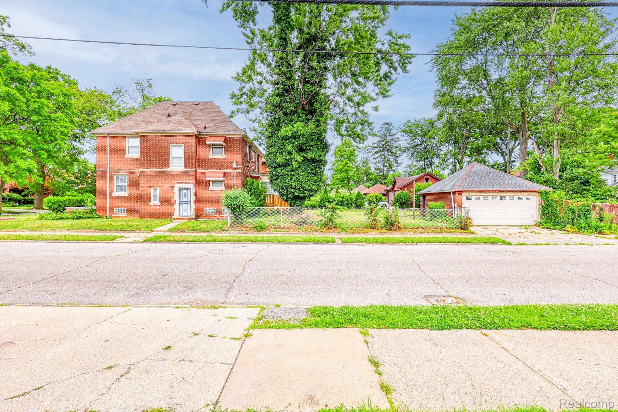 18606 OAK Drive